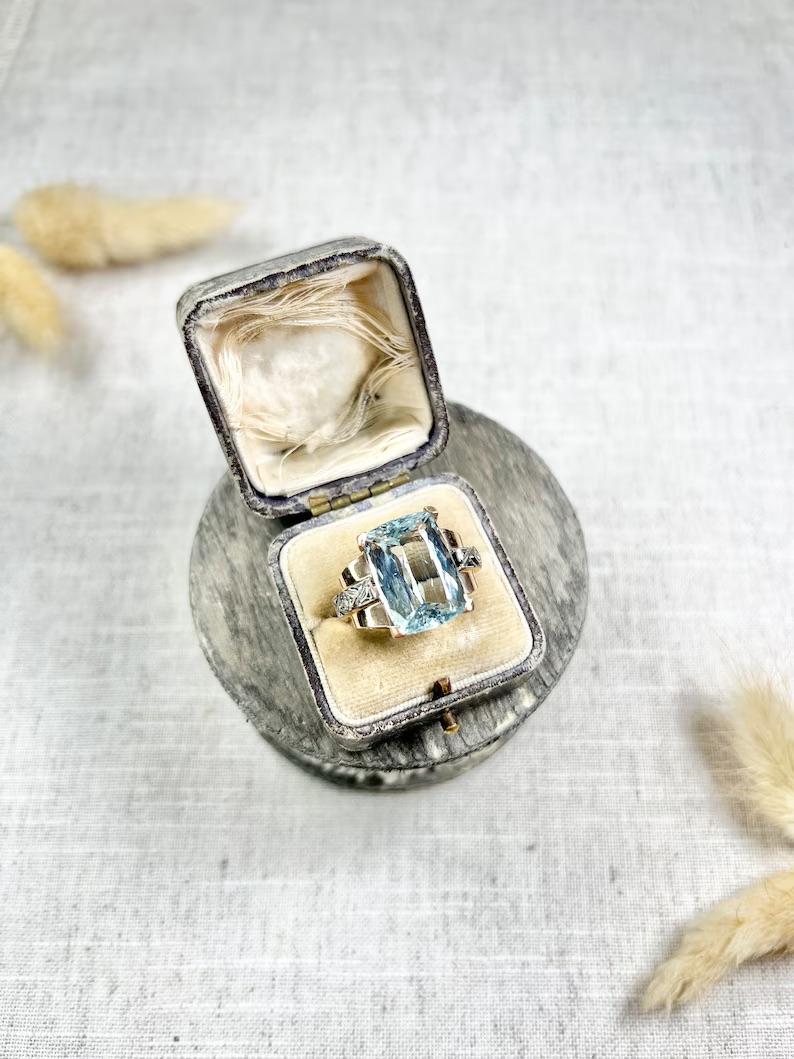 Vintage 18ct Rose Gold, 1940s Cushion Cut Aquamarine & Diamond Cocktail Ring In Good Condition For Sale In Brighton, GB