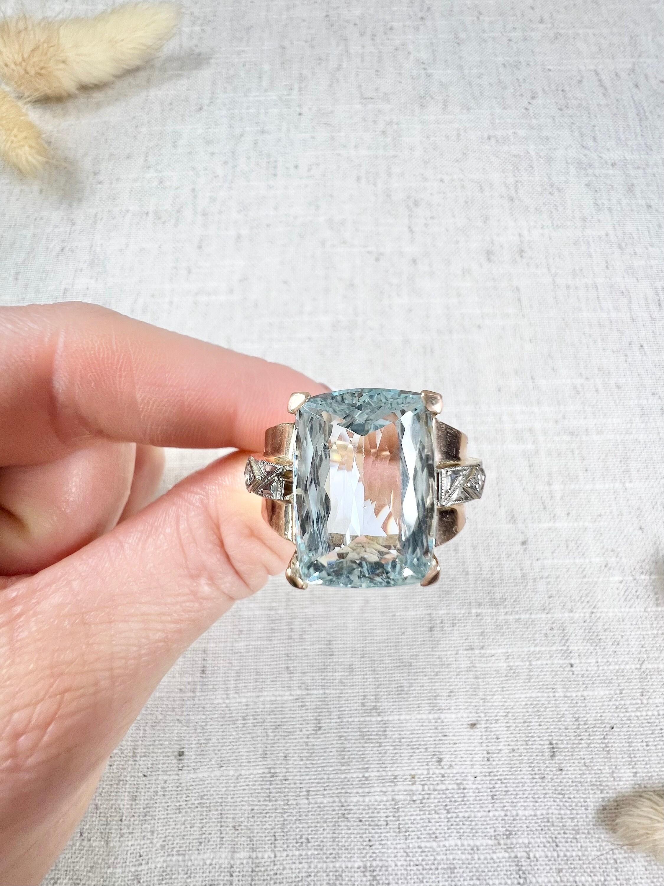 Vintage 18ct Rose Gold, 1940s Cushion Cut Aquamarine & Diamond Cocktail Ring For Sale 1