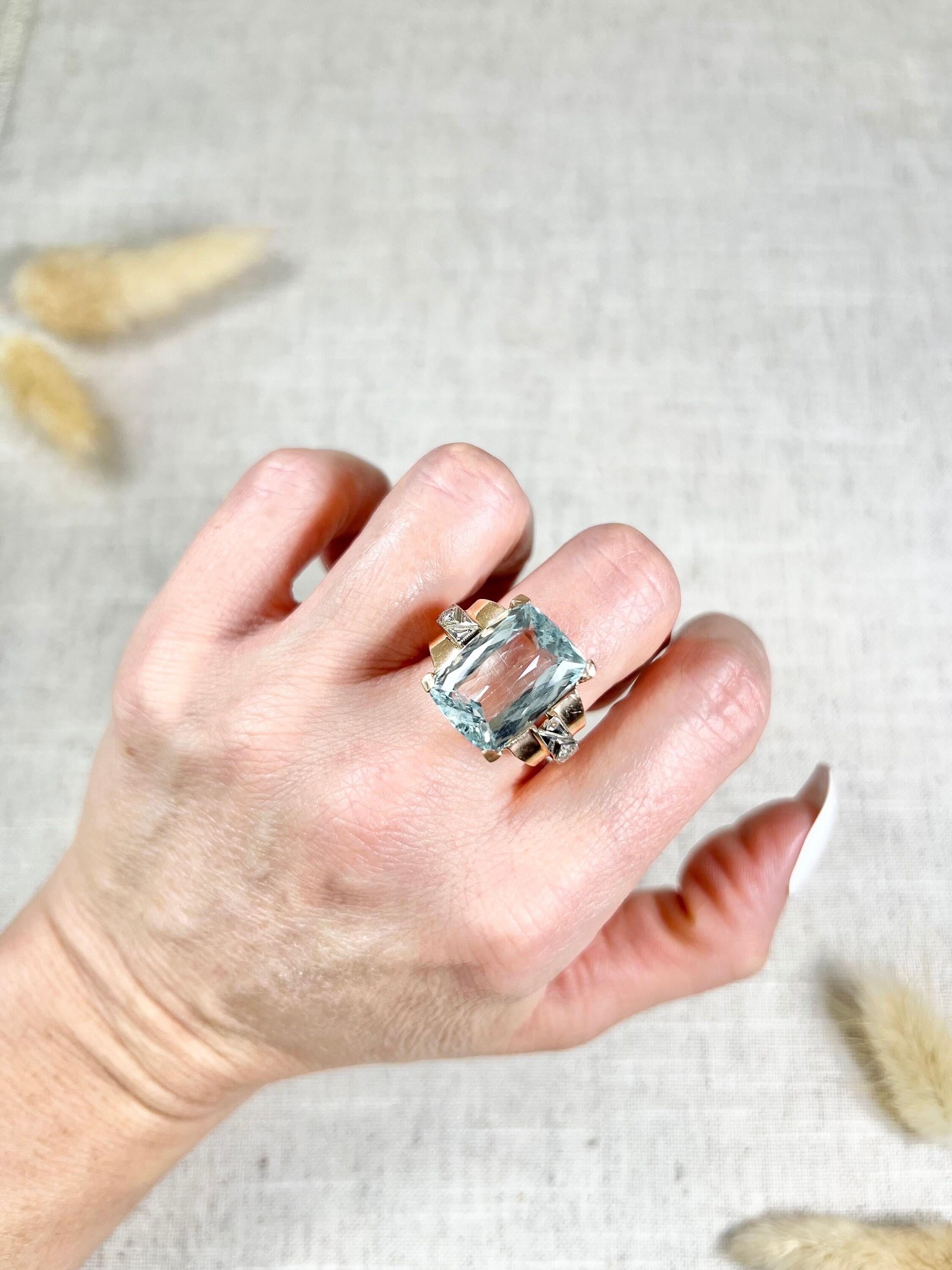 Vintage 18ct Rose Gold, 1940s Cushion Cut Aquamarine & Diamond Cocktail Ring For Sale 2