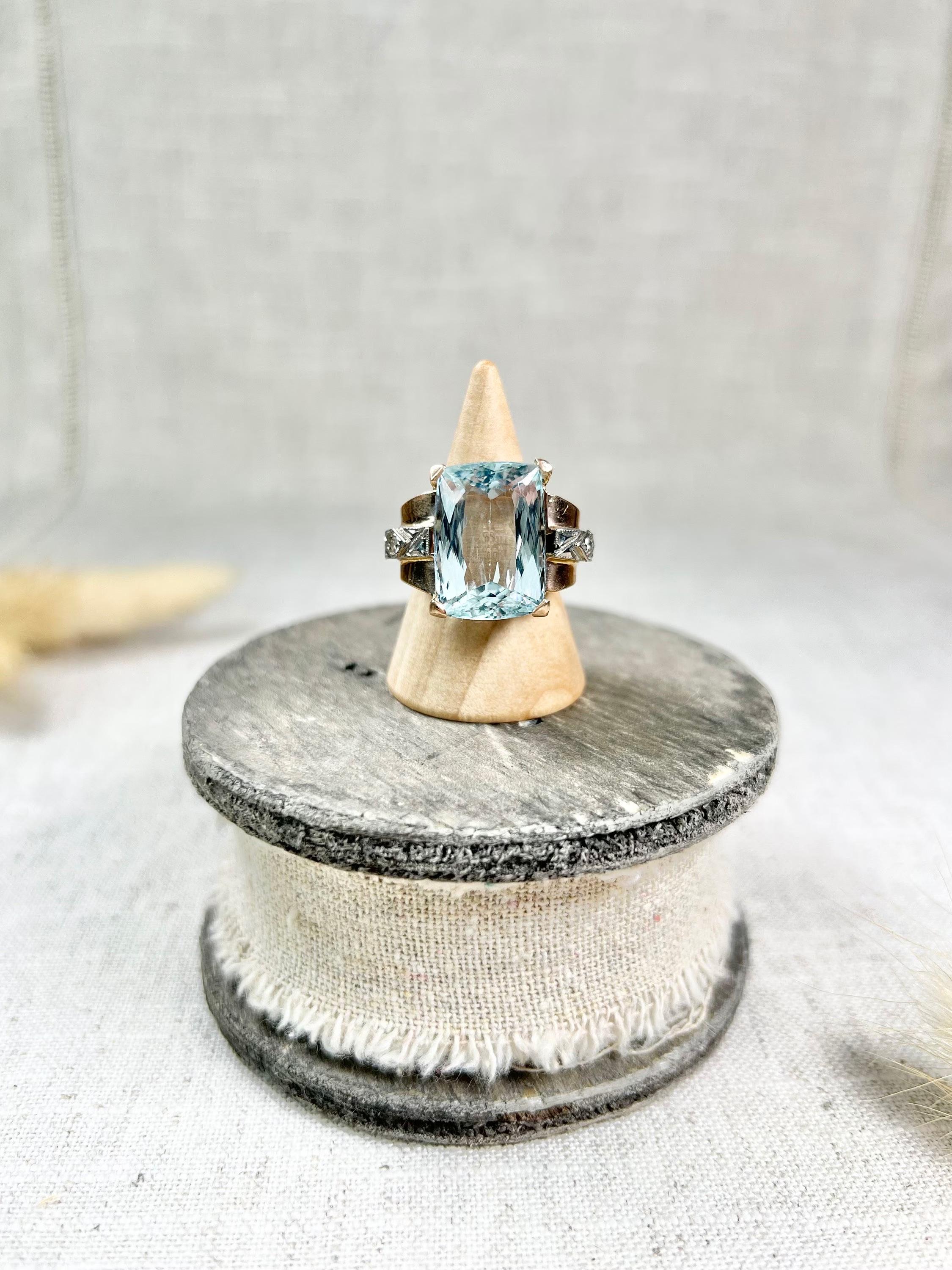 Vintage 18ct Rose Gold, 1940s Cushion Cut Aquamarine & Diamond Cocktail Ring For Sale 4