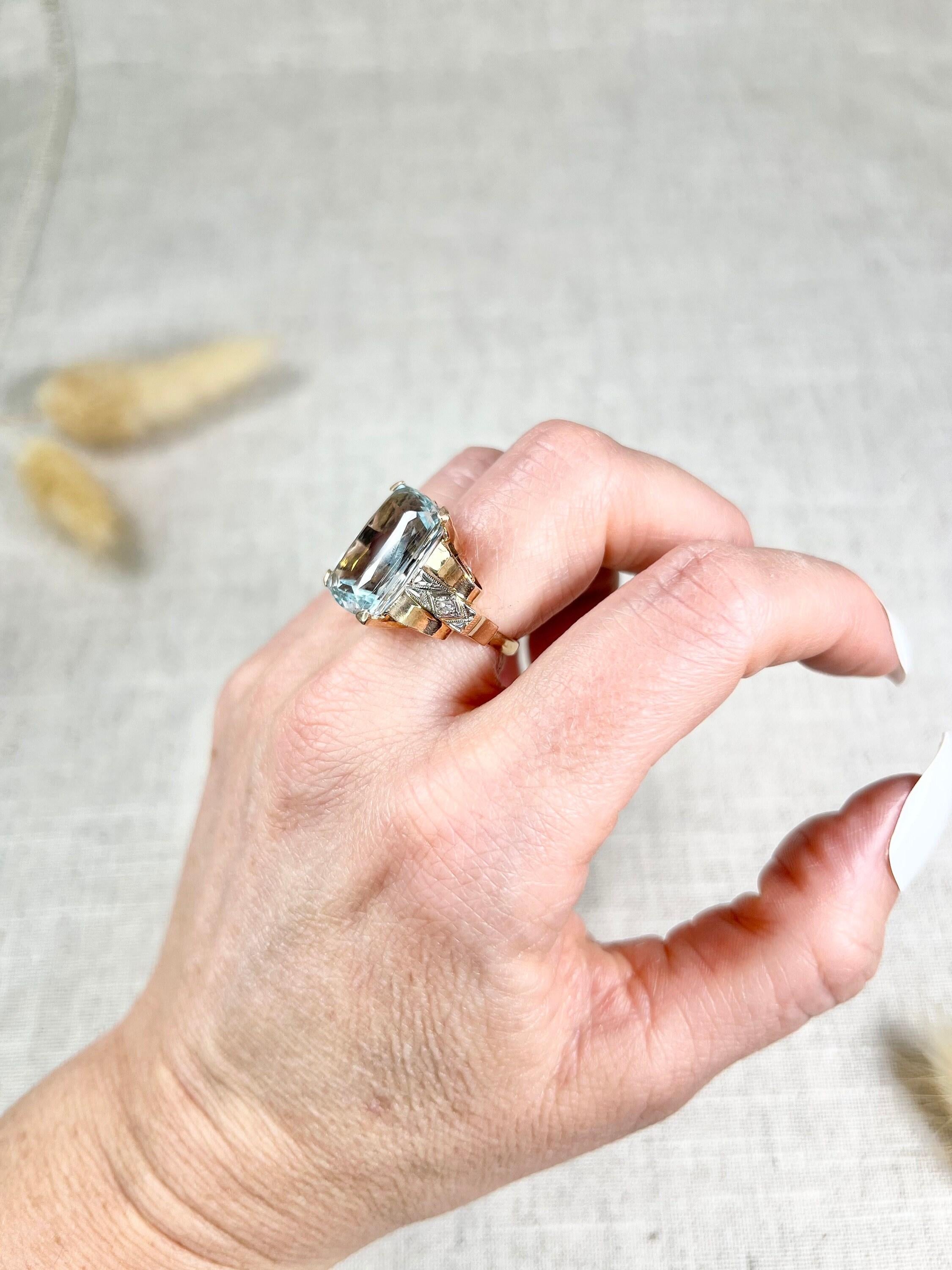 Vintage 18ct Rose Gold, 1940s Cushion Cut Aquamarine & Diamond Cocktail Ring For Sale 5