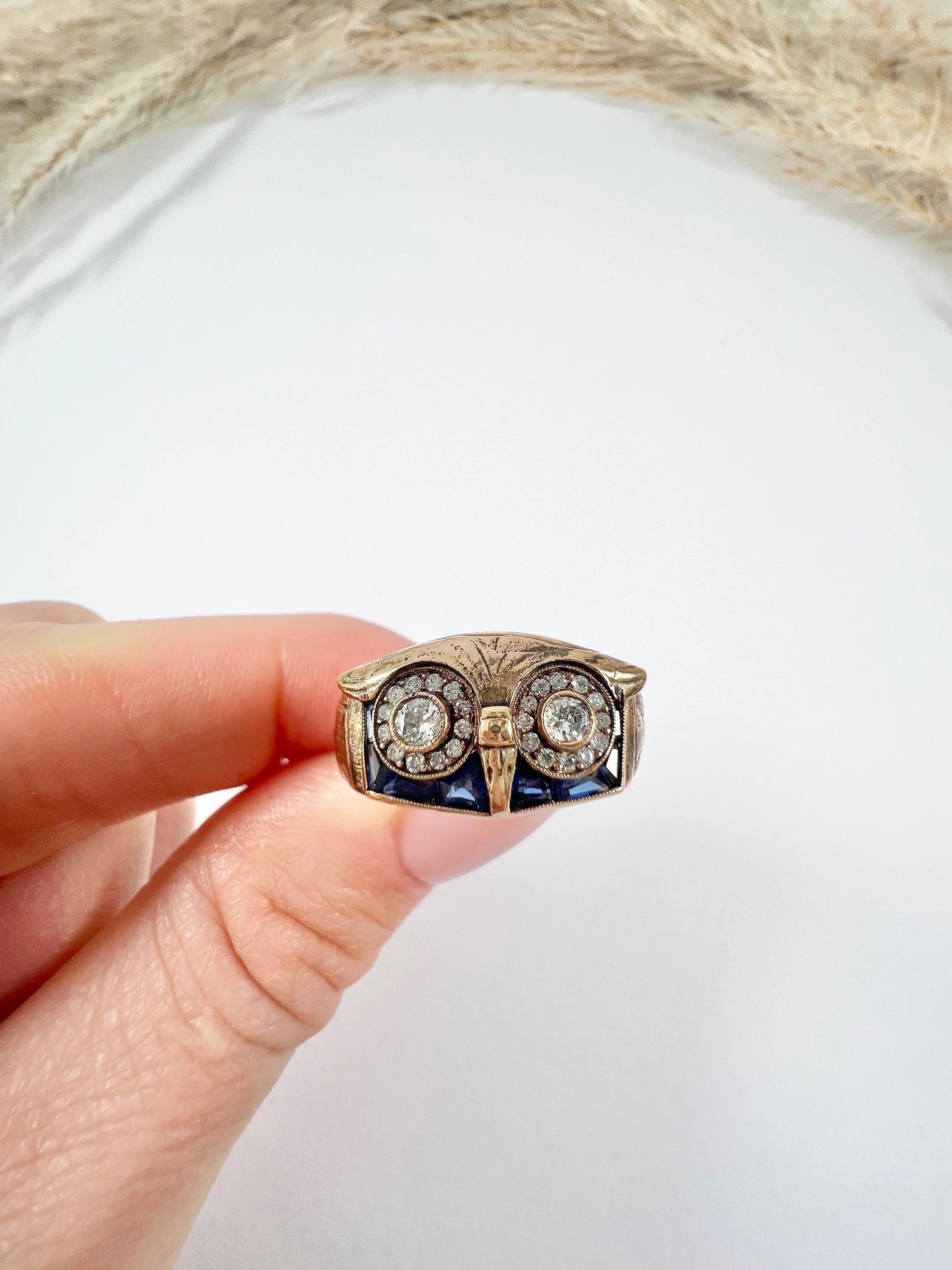 Women's or Men's Vintage 18ct Rose Gold, 1970s Sapphire & Diamond Owl Cocktail Ring For Sale