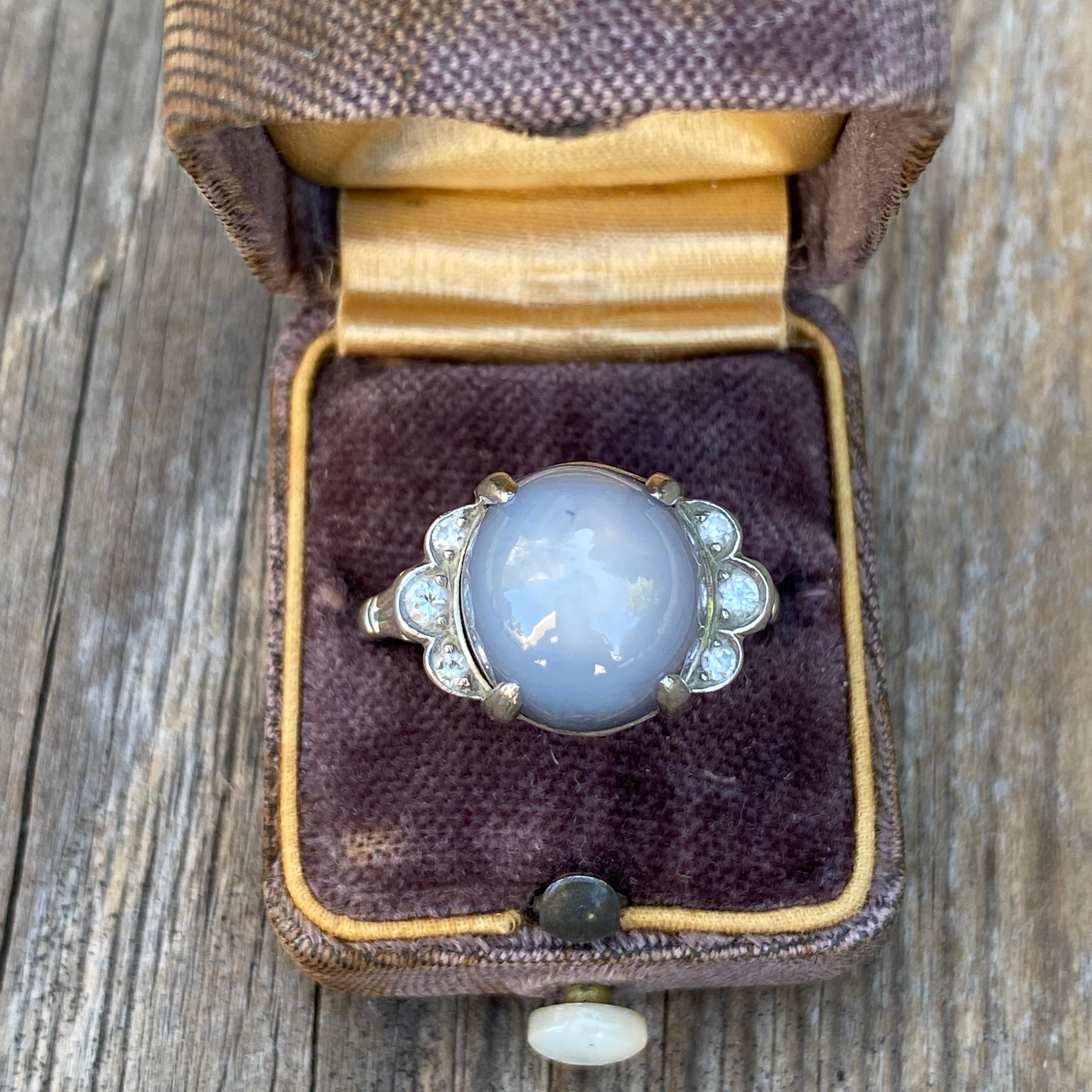 Vintage 18ct Star Sapphire & Diamond Platinum Ring For Sale 1