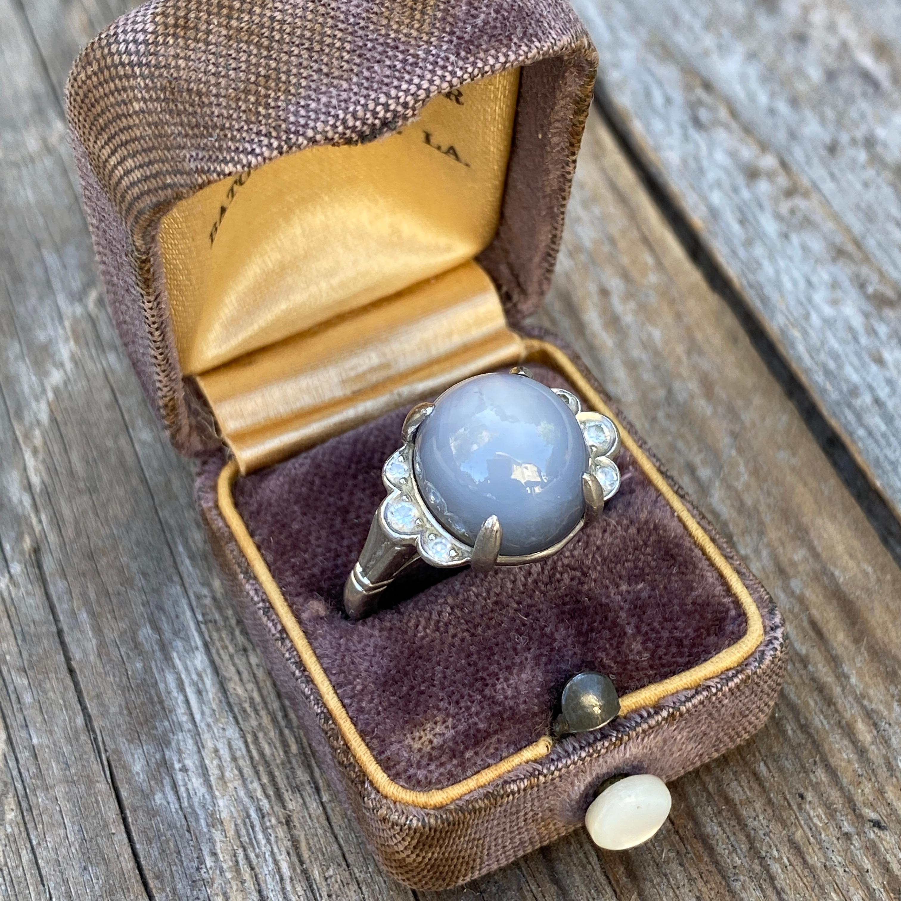 Vintage 18ct Star Sapphire & Diamond Platinum Ring For Sale 2