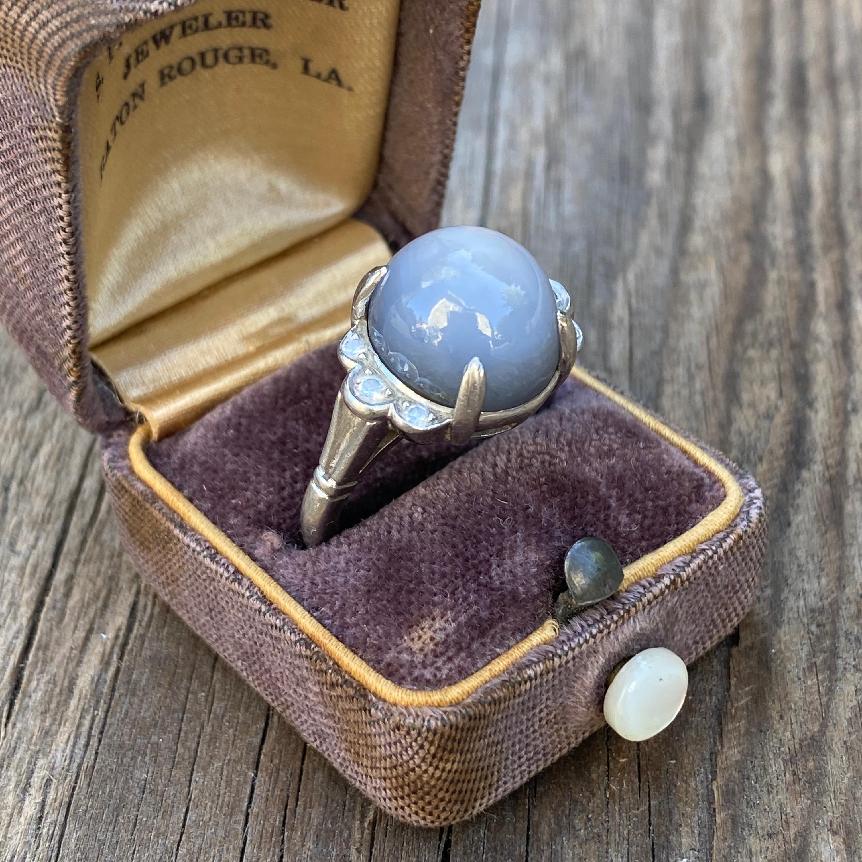 Vintage 18ct Star Sapphire & Diamond Platinum Ring For Sale 4