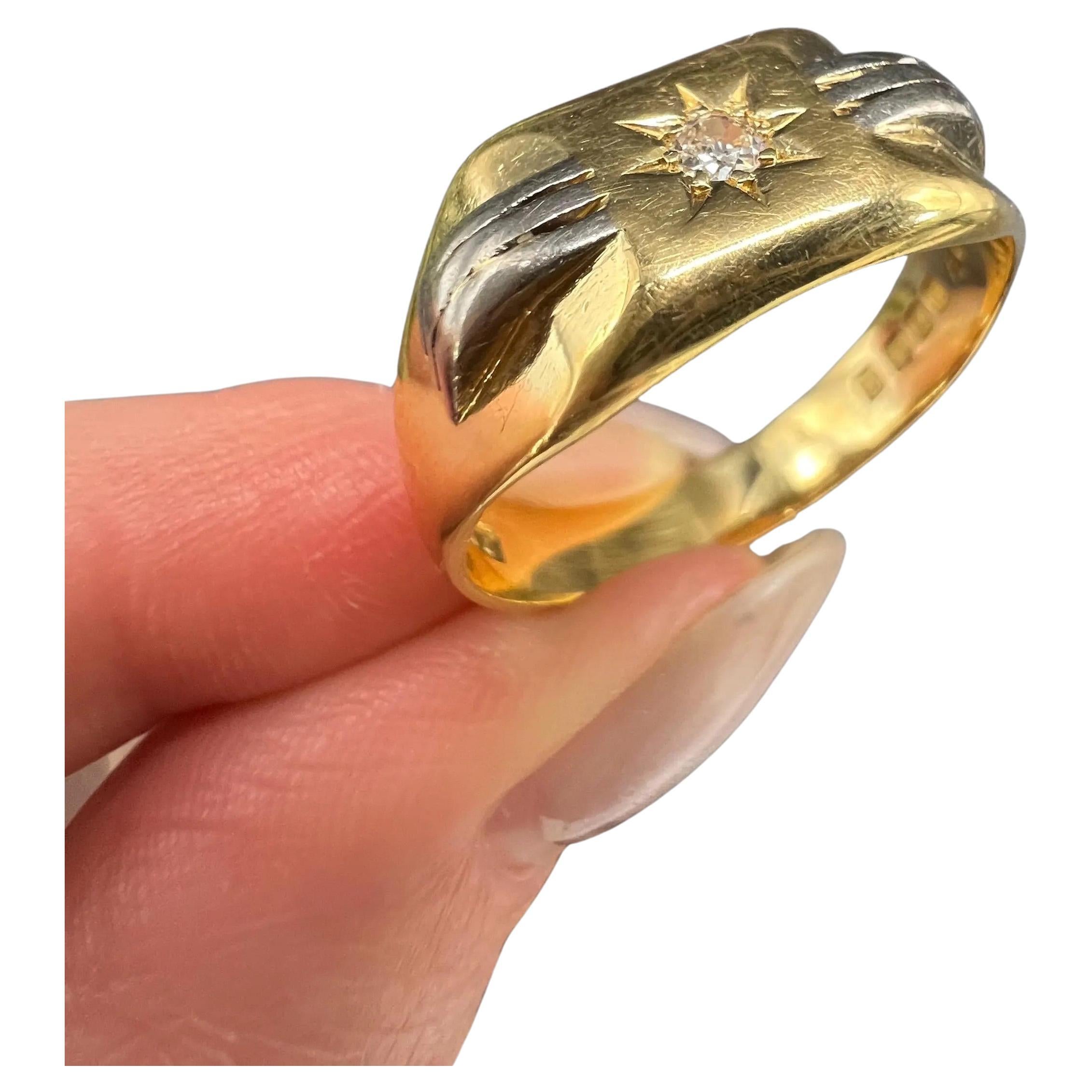 Vintage 18ct Two Colour Gold Star Set Diamond Signet Ring Hallmarked London 1939