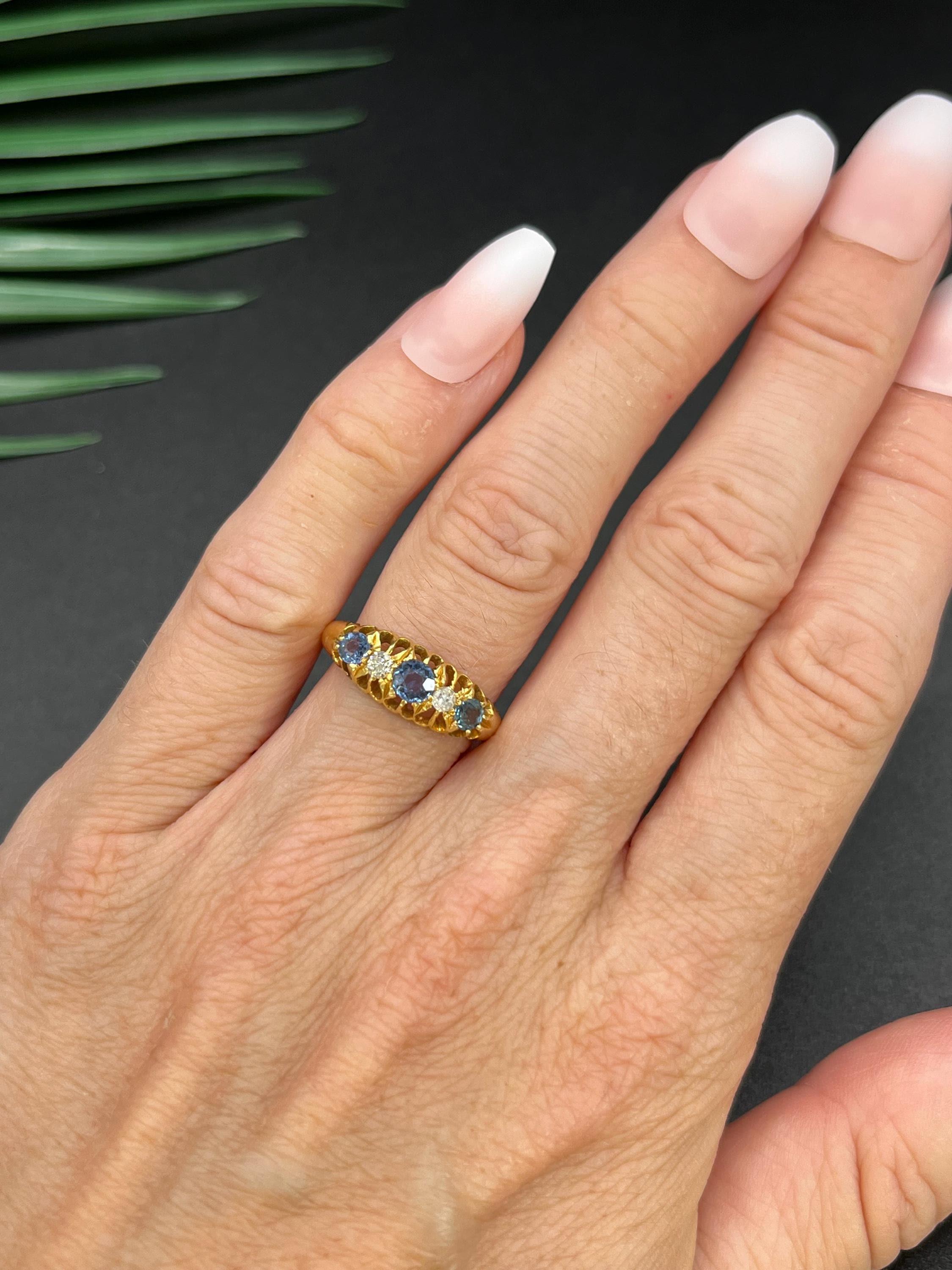da uomo o donna Anello vittoriano di 18 ct con zaffiro e diamante, con marchio Chester 1933 in vendita