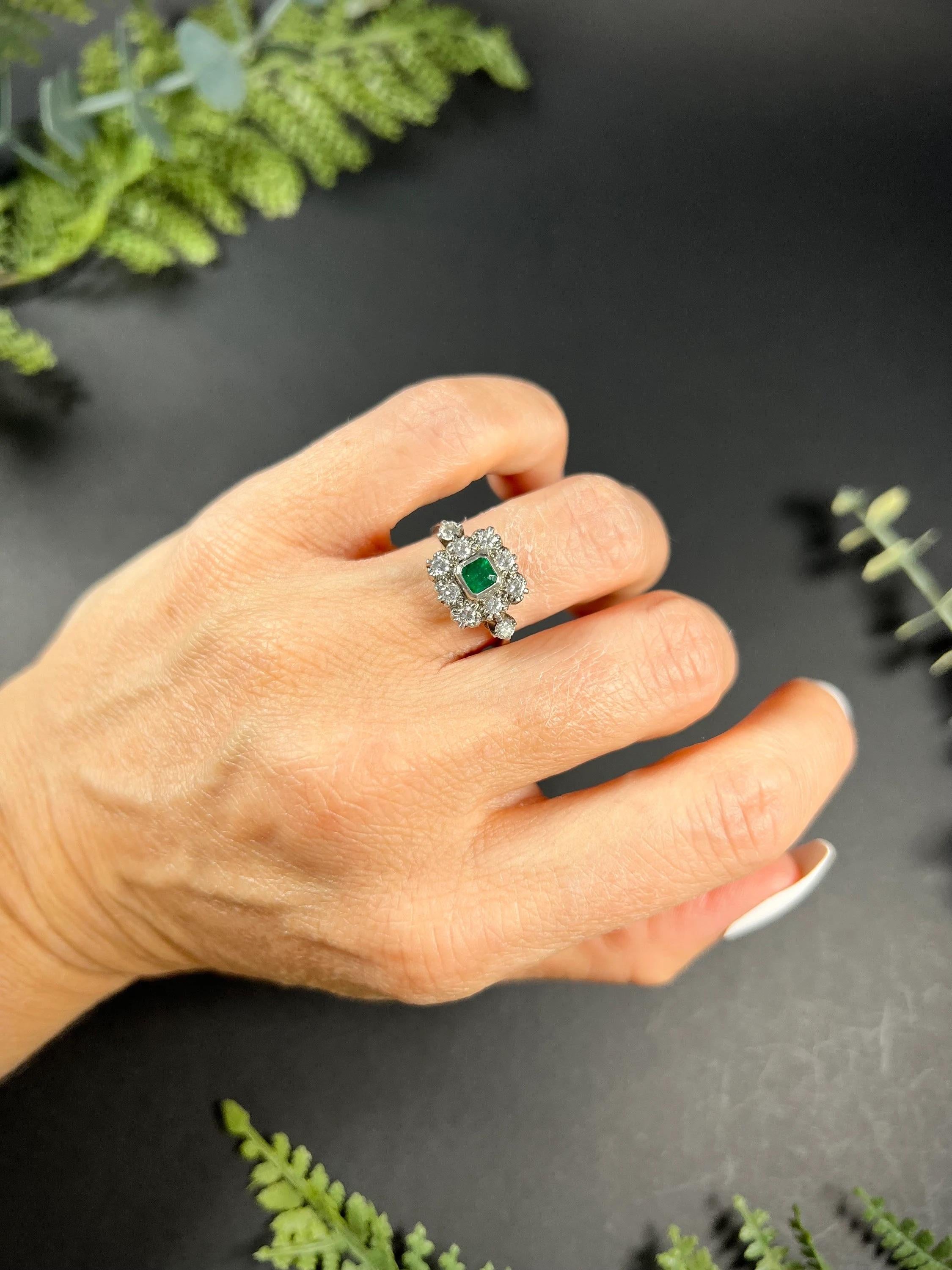 Vintage 18ct White Gold, 1940’s Emerald Diamond Square Cluster Ring For Sale 4