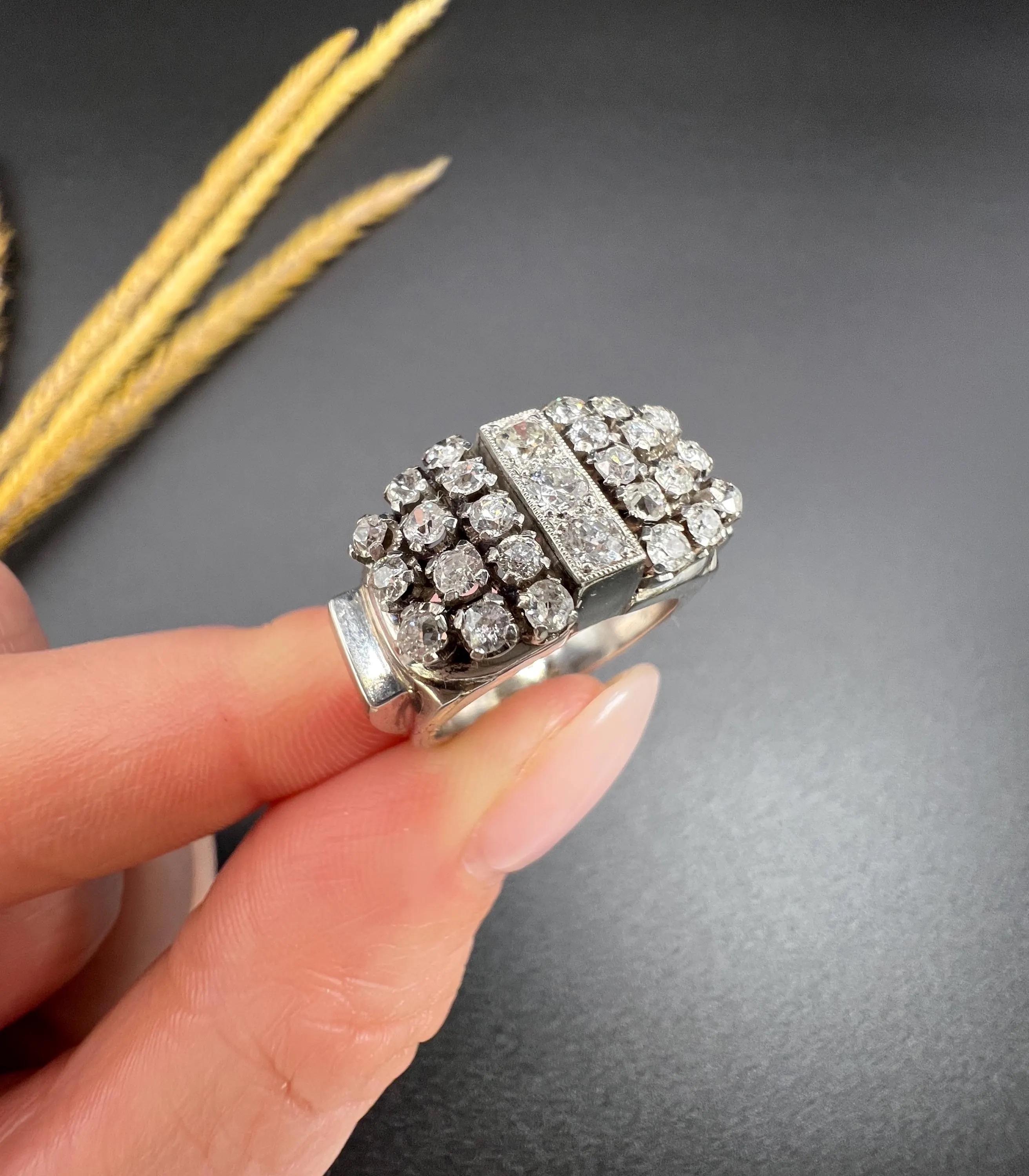 Vintage 18ct White Gold, 1960s 1.50ct Diamond Cocktail Tank Ring For Sale 2