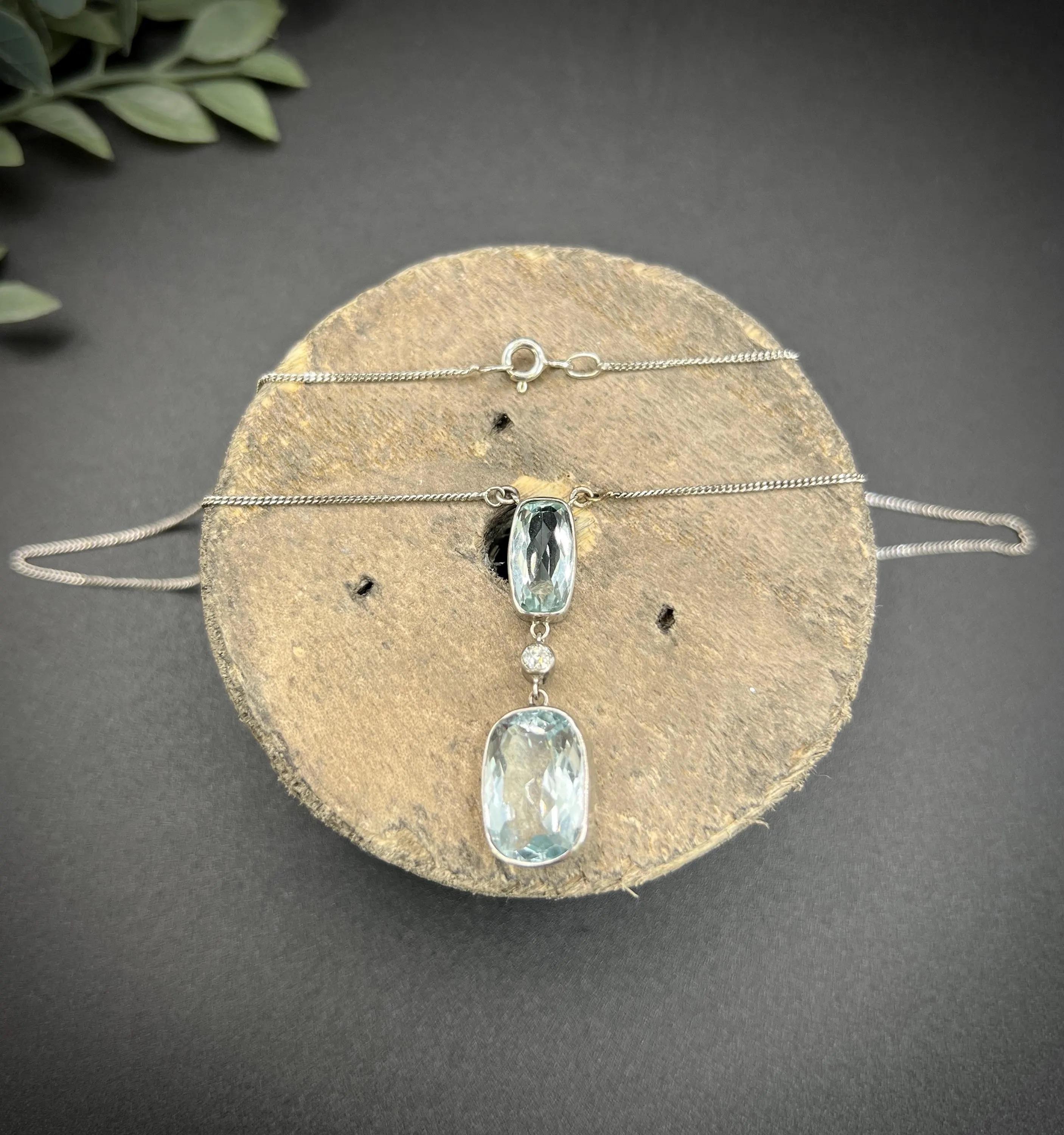 Collana con ciondolo in oro bianco 18ct, 1960, con acquamarina e diamante in vendita 2