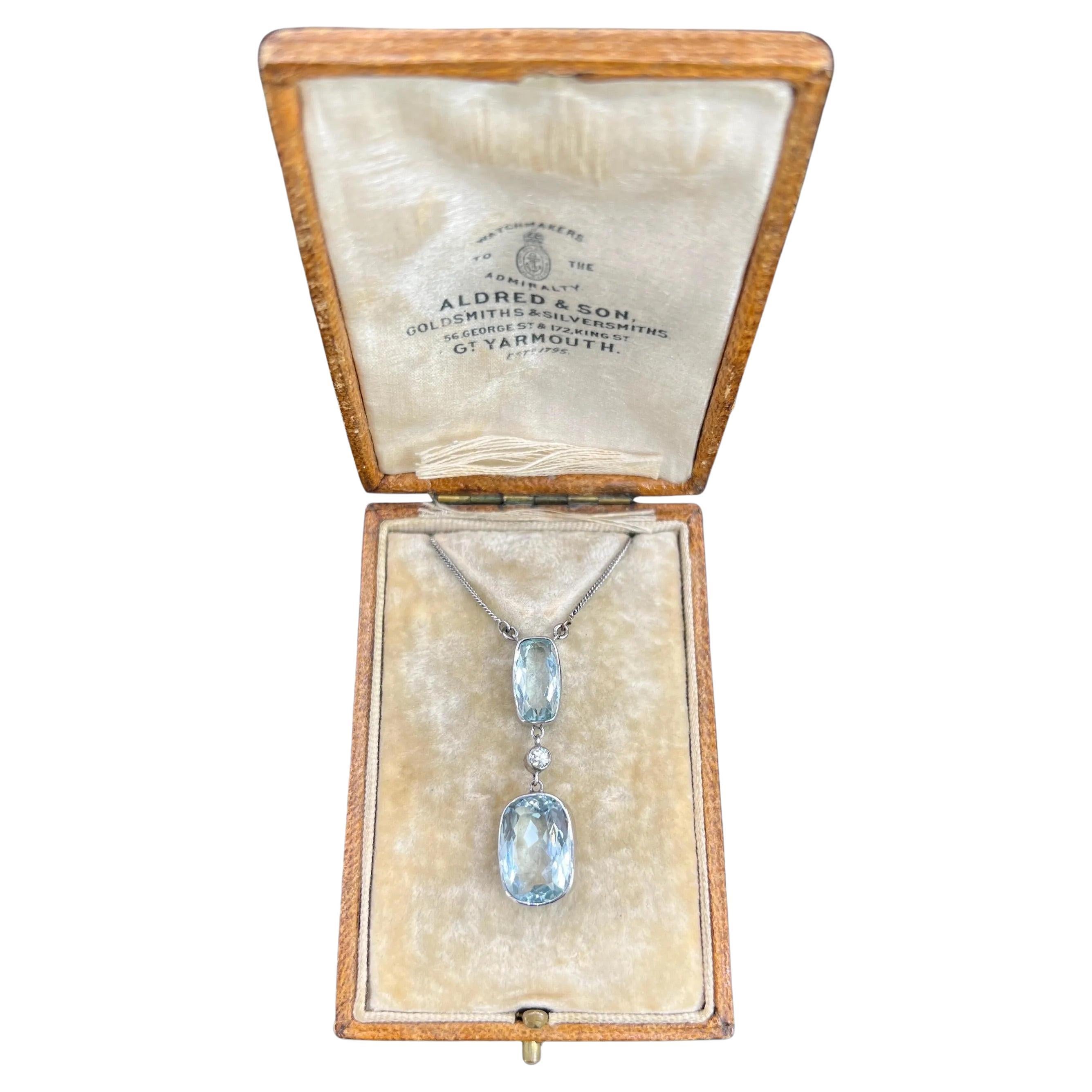 Collana con ciondolo in oro bianco 18ct, 1960, con acquamarina e diamante in vendita