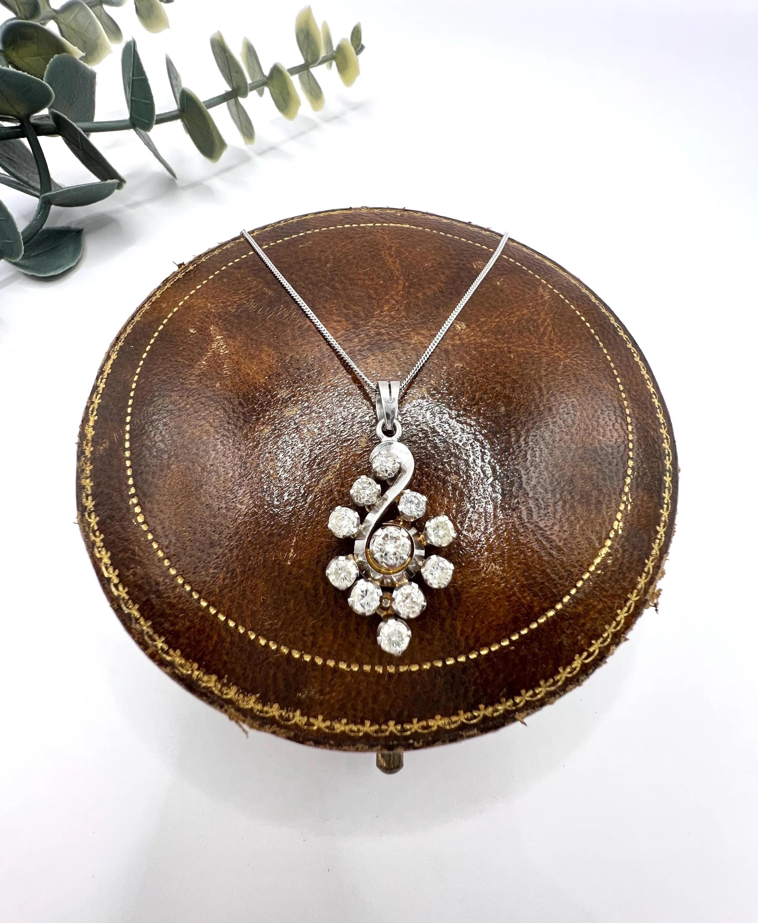 Vintage 18ct Weißgold, 1980er Jahre 1,20 Karat Diamond Swirl Anhänger Halskette im Angebot 7