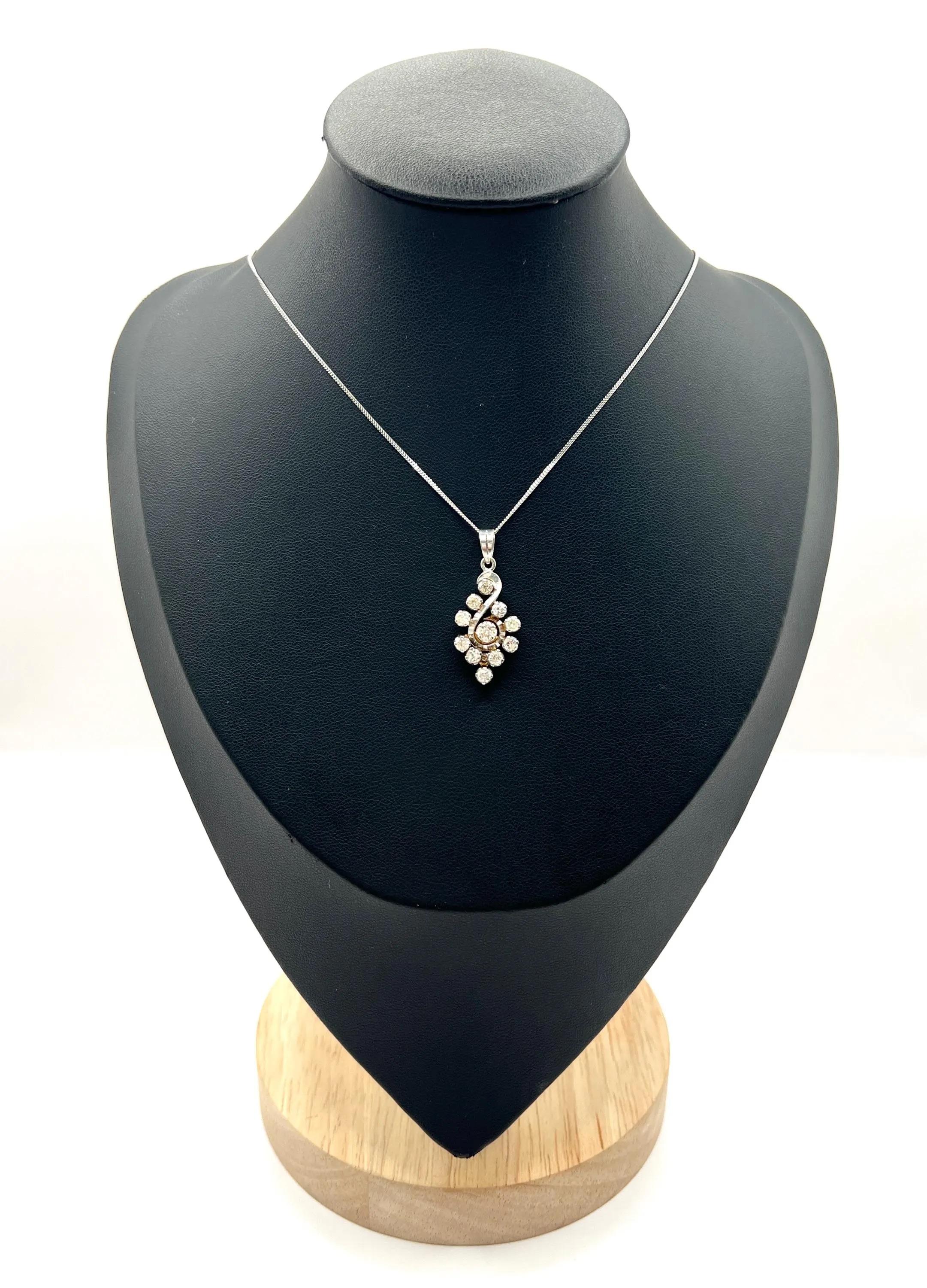 Vintage 18ct Weißgold, 1980er Jahre 1,20 Karat Diamond Swirl Anhänger Halskette (Brillantschliff) im Angebot