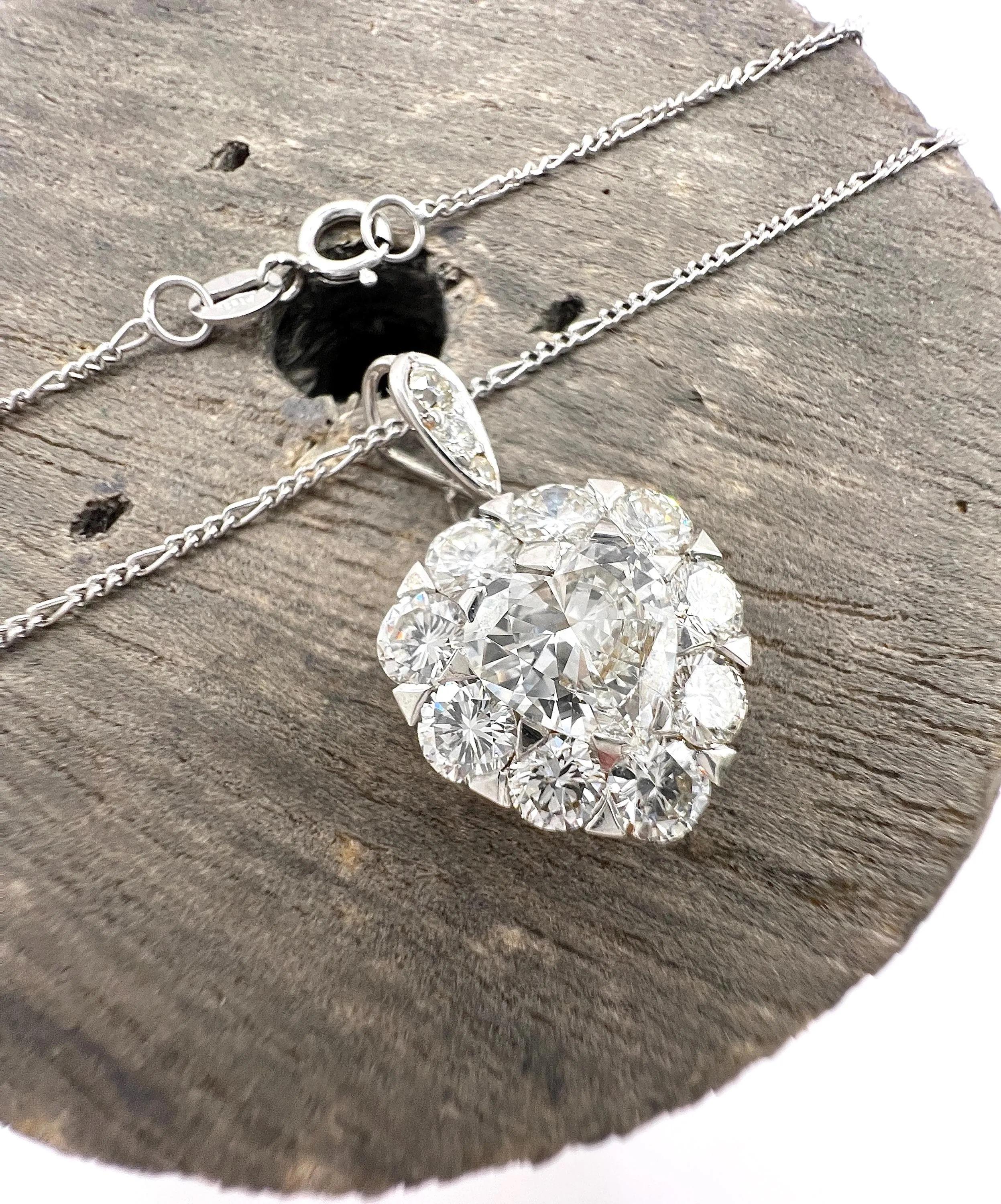 Vintage 18ct Weißgold, 3 Karat Diamant Herz-Anhänger auf Platin Figaro Kette im Angebot 6