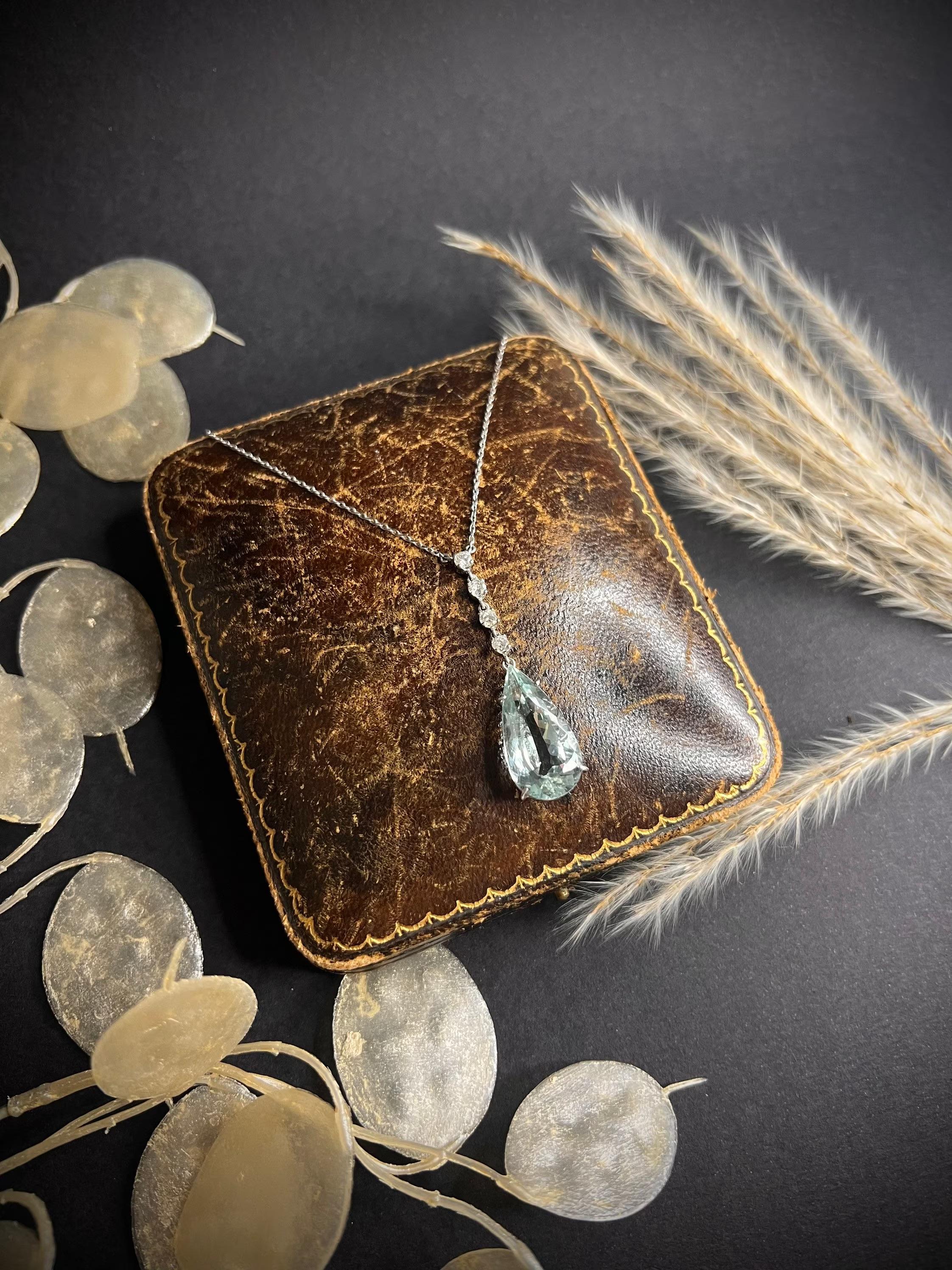 Collier pendentif aigue-marine et diamant en or blanc 18ct vintage Unisexe en vente