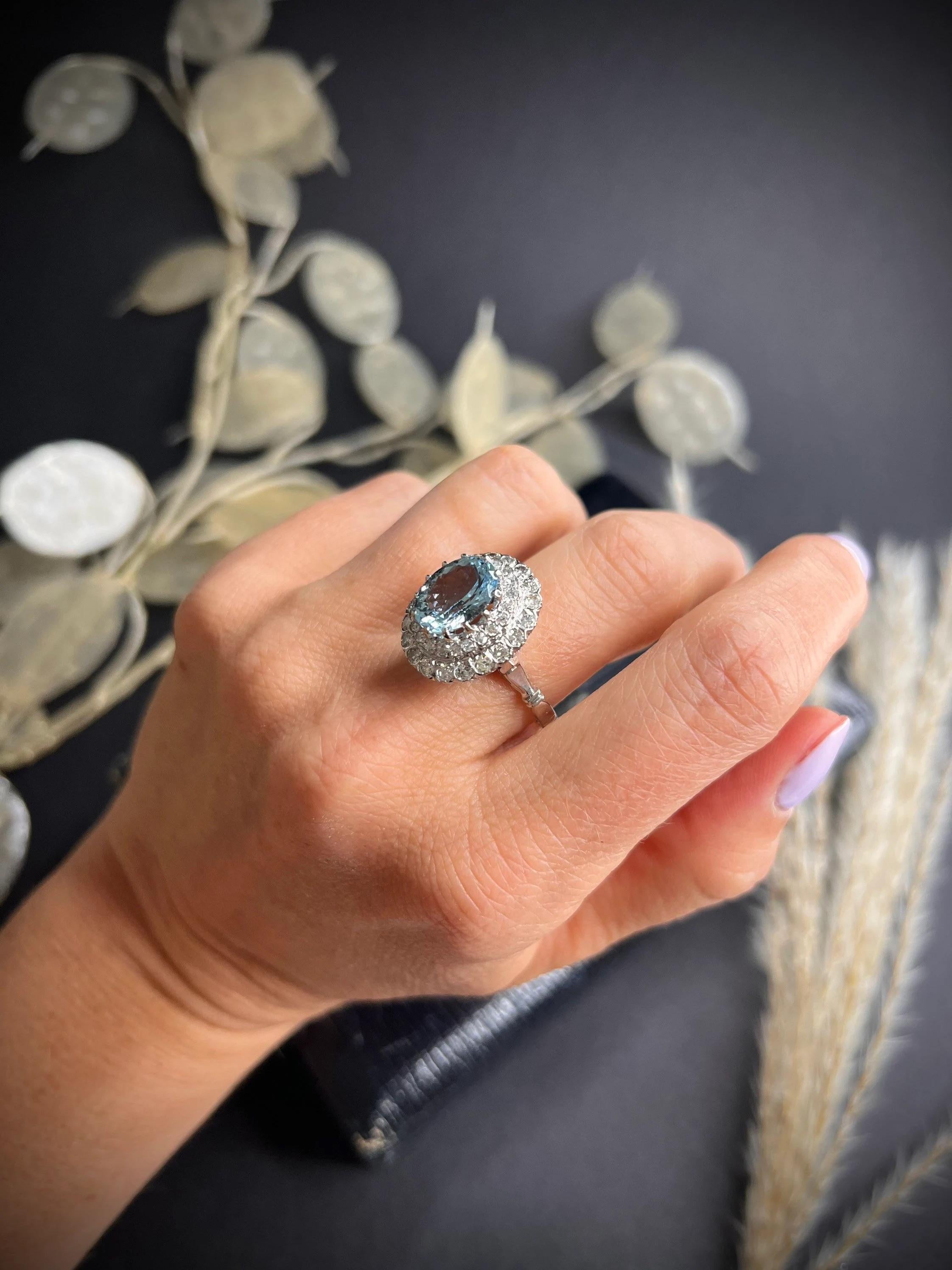 Vintage 18ct White Gold Aquamarine & Diamond Tiered Dress Ring For Sale 1