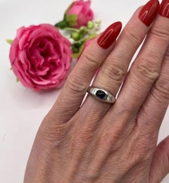 Bague vintage en or blanc 18 carats, avec saphir cabochon et diamants, CIRCA les années 1980