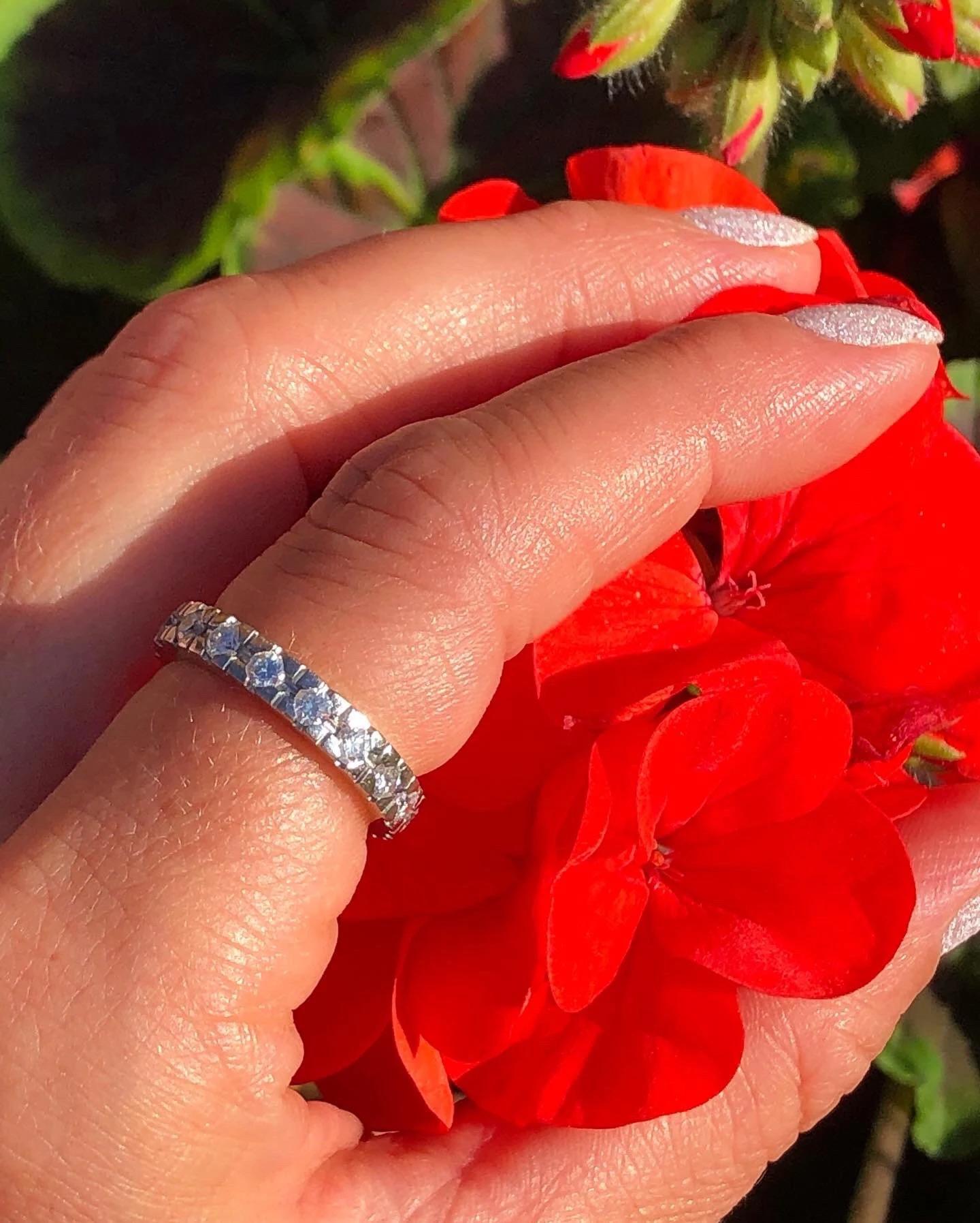 Femenino o masculino Anillo Eternidad Diamante Oro Blanco 18ct Vintage en venta