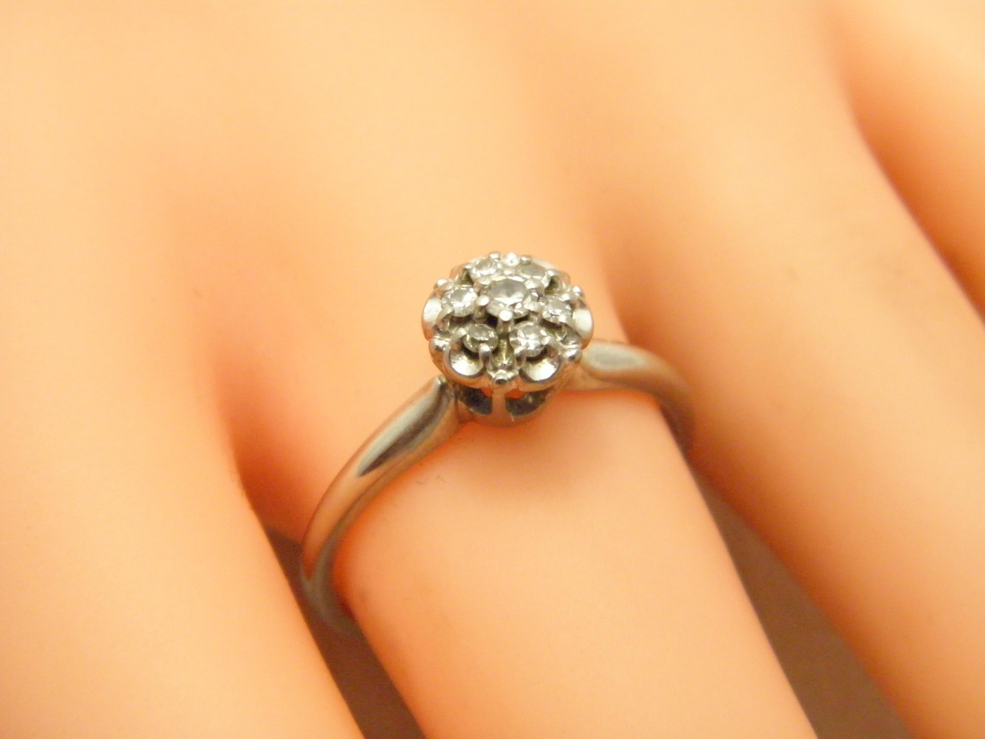 Art Deco Vintage 18ct White Gold Diamond Flower Cluster Band Ring Q1/2 8.5 750 Purity For Sale