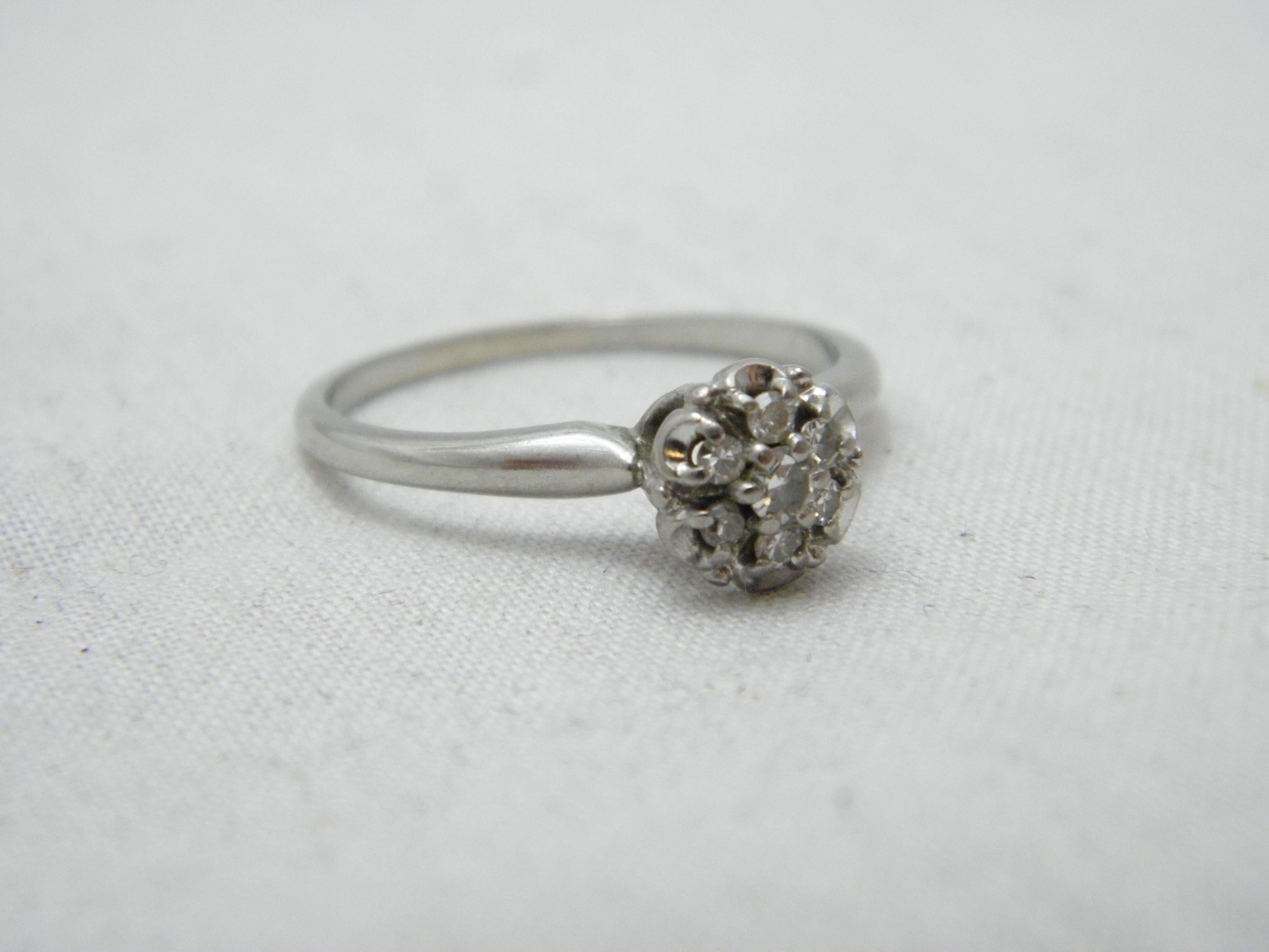 Vintage 18ct White Gold Diamond Flower Cluster Band Ring Q1/2 8.5 750 Purity For Sale 1