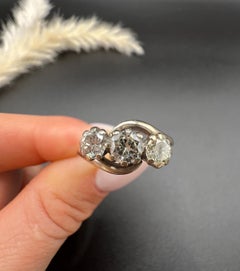 Vintage 18ct White Gold, Diamond Three Stone Crossover Trilogy Engagement Ring