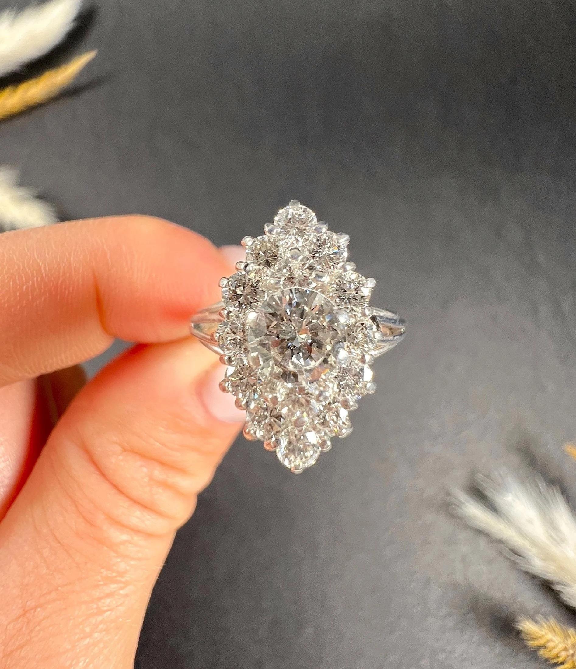 Vintage 18ct White Gold French Stamped, 2 Carat Marquise/Navette Diamond Ring For Sale 3