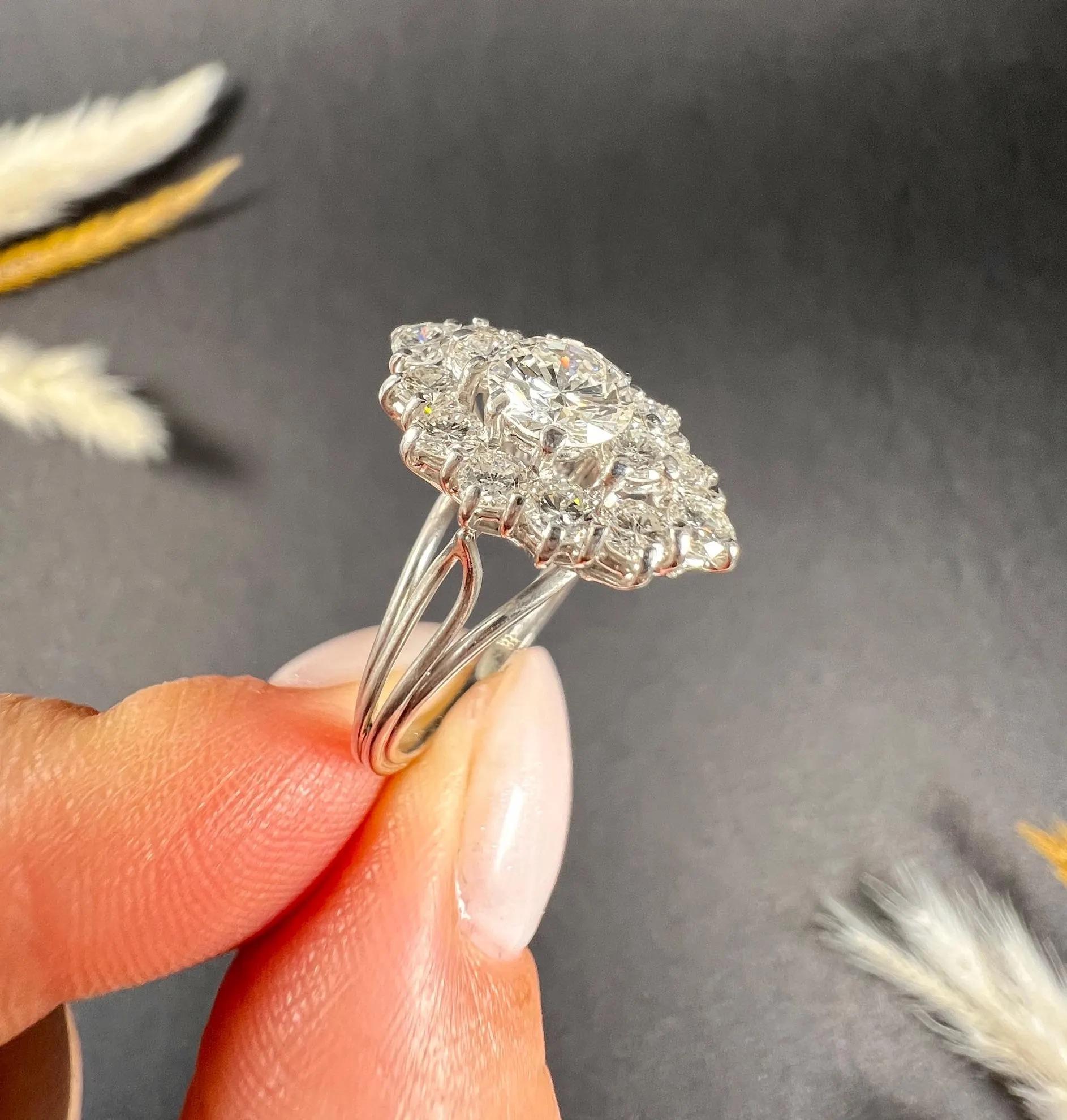 Vintage 18ct White Gold French Stamped, 2 Carat Marquise/Navette Diamond Ring For Sale 4