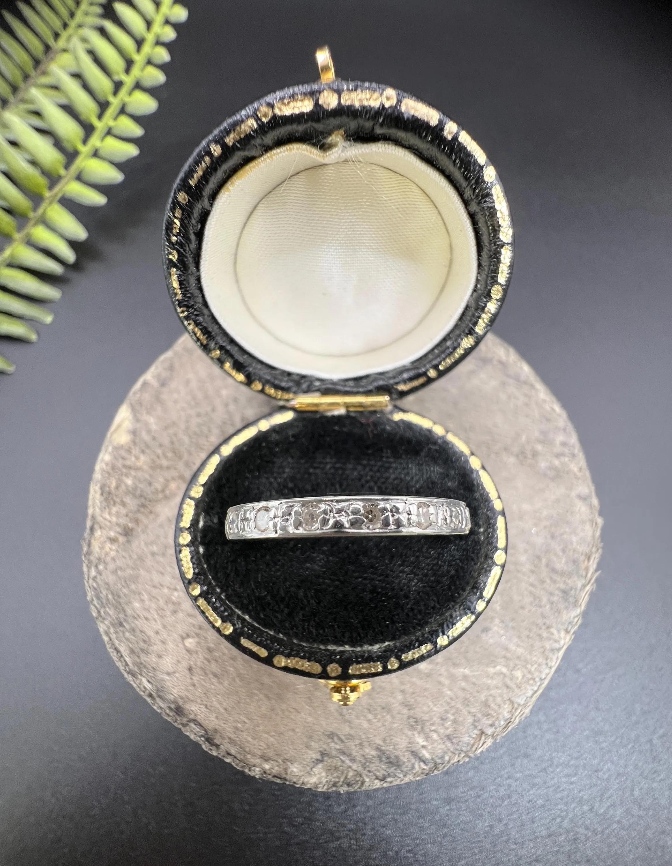 Vintage 18ct White Gold, Full Diamond Eternity Ring, Hallmarked Birmingham 1990 For Sale 2