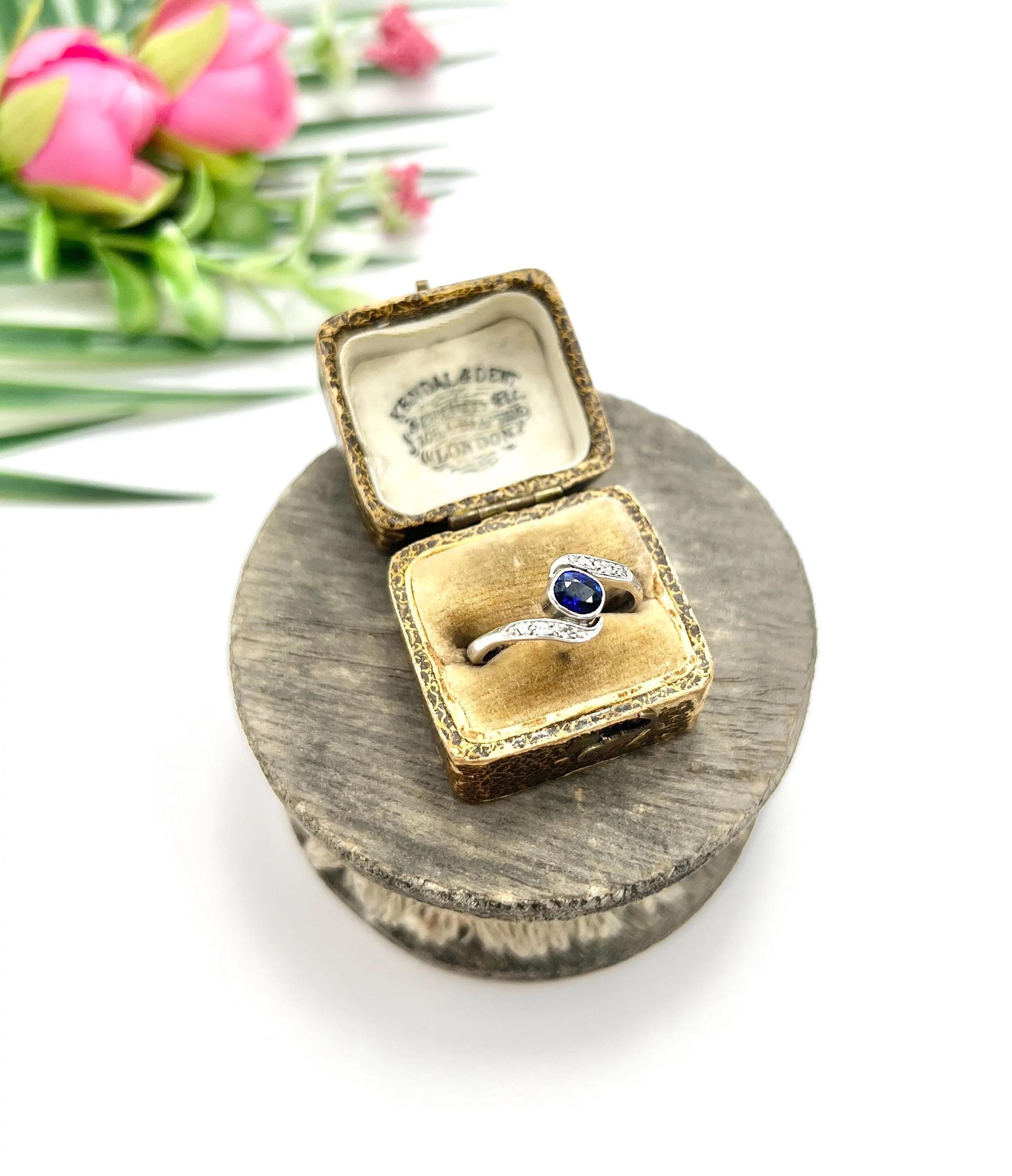 Vintage 18ct Weißgold & Platin, 1940er Saphir und Diamant Crossover Ring im Angebot 4