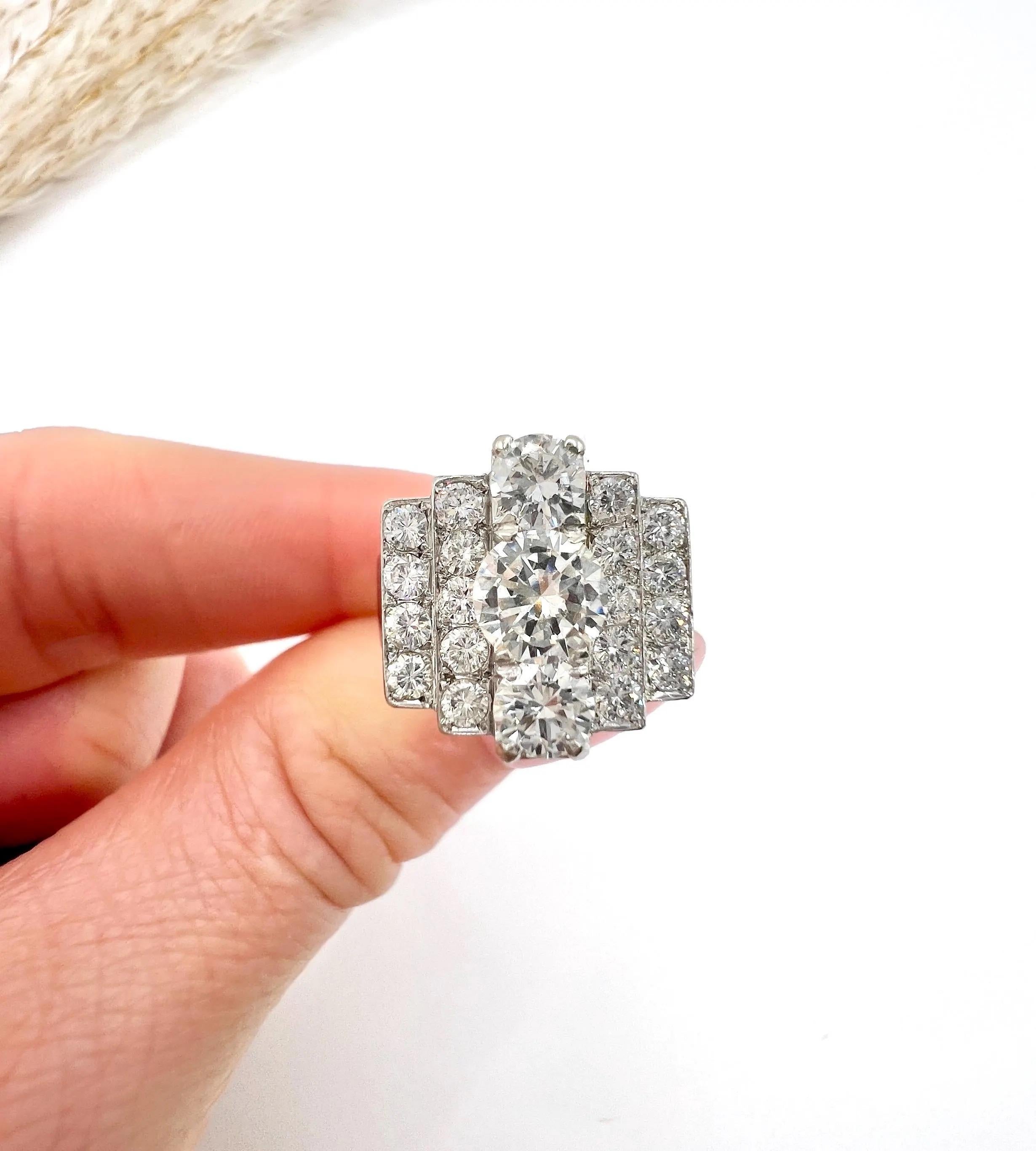 Vintage 18ct or blanc et platine, 1960s 3.50ct  Bague débardeur cocktail diamant en vente 6