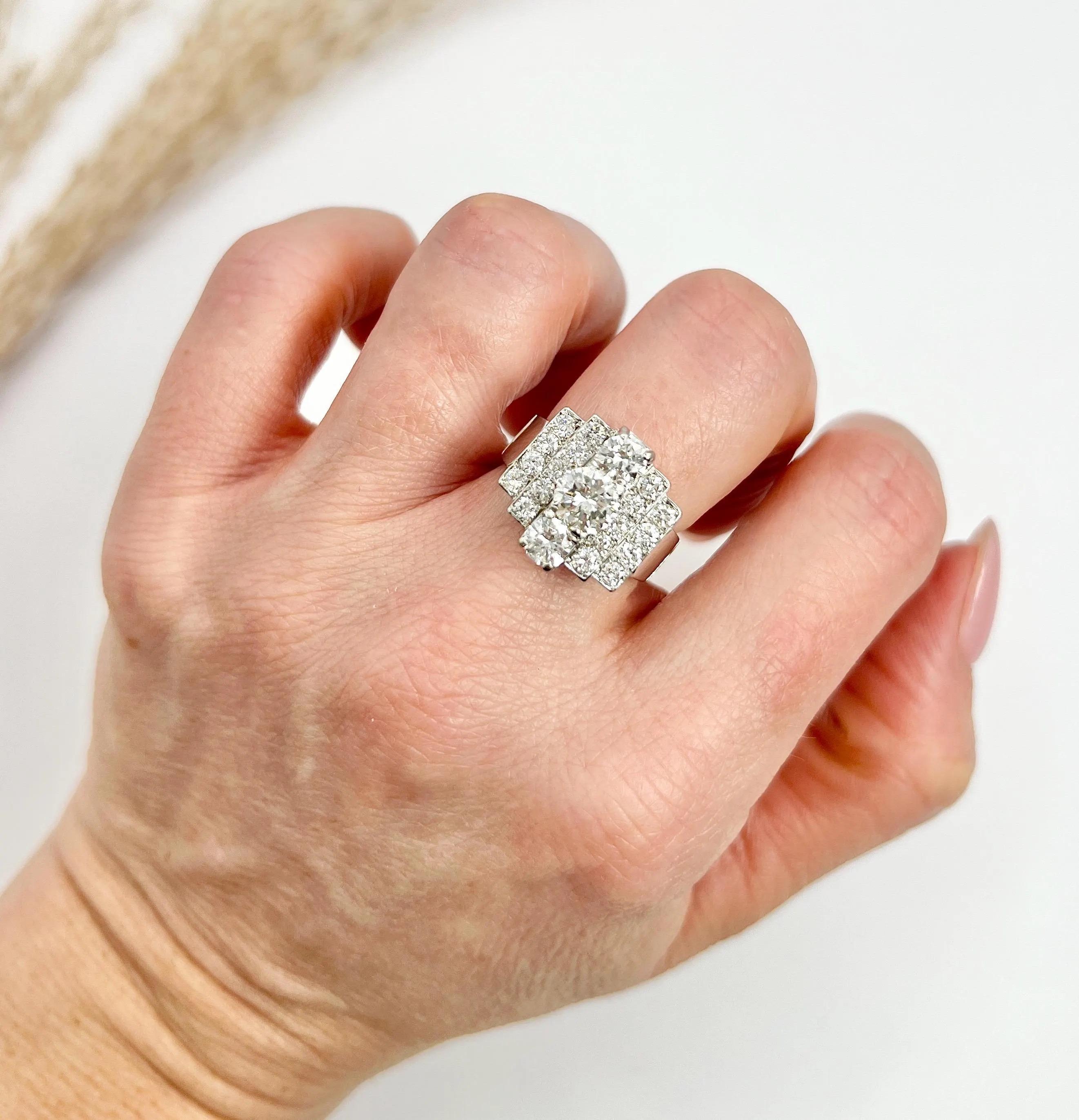 Taille brillant Vintage 18ct or blanc et platine, 1960s 3.50ct  Bague débardeur cocktail diamant en vente