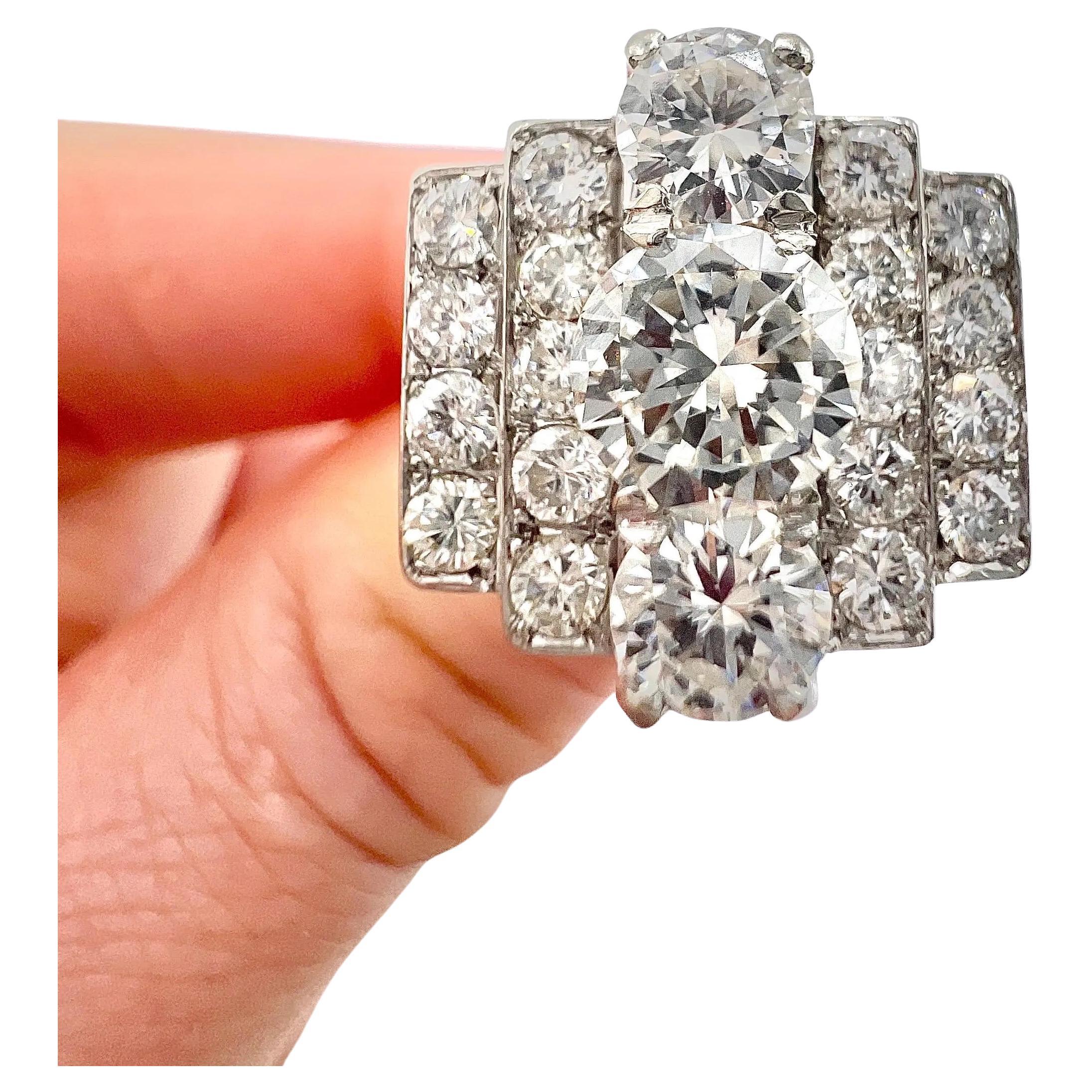 Oro blanco y platino vintage de 18 ct, años 60 3,50 ct  Anillo cóctel de diamantes