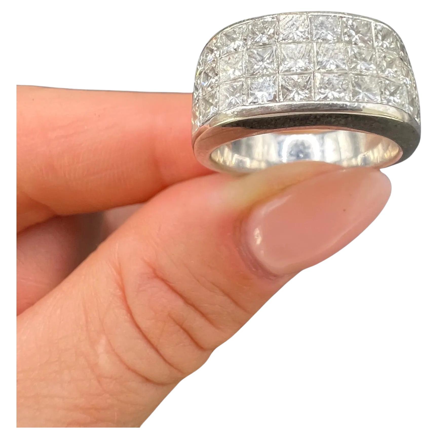 Vintage 18ct White Gold, Rectangular Shaped 3 Carat Princess Cut Diamond Ring For Sale