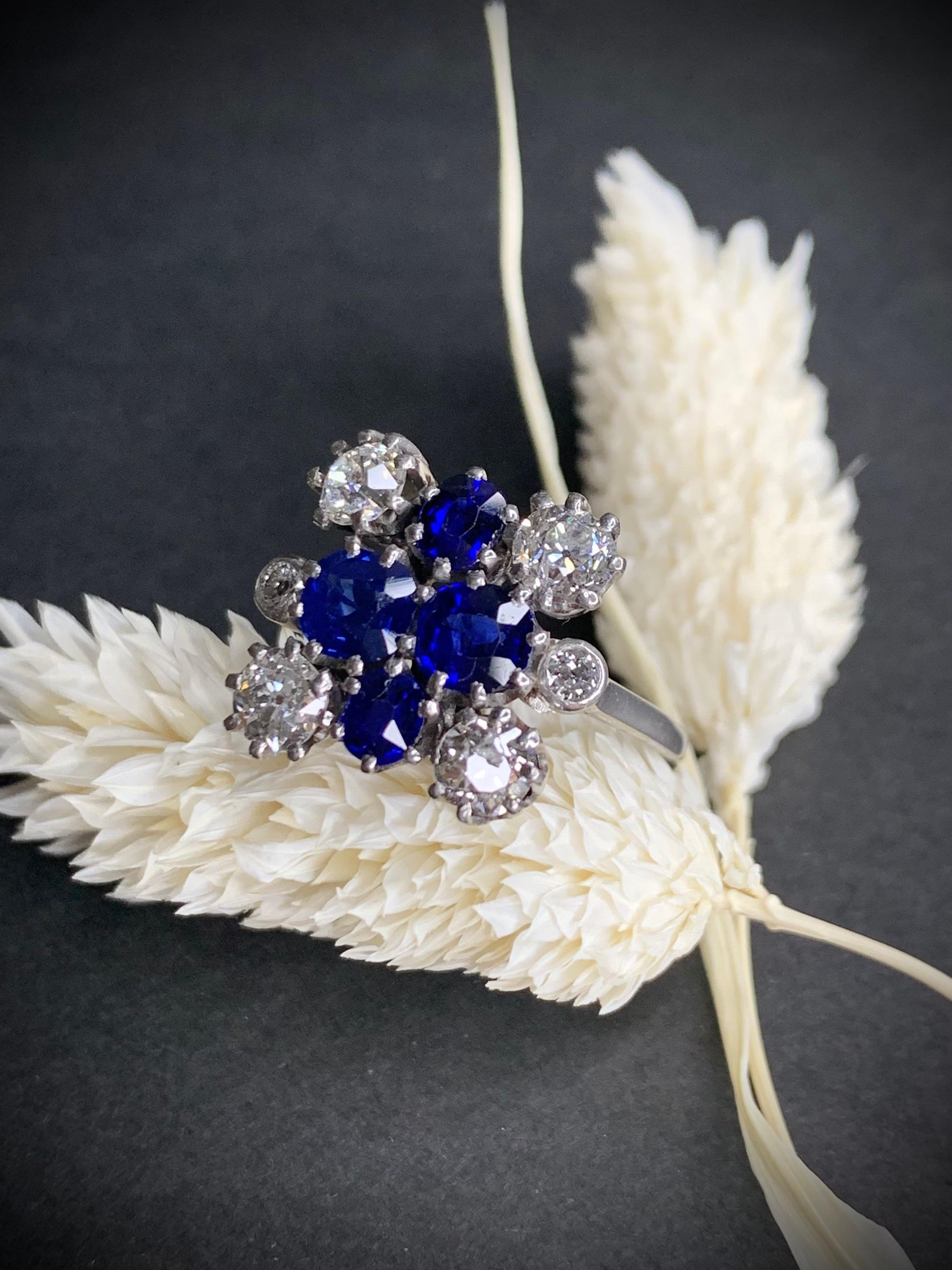Vintage 18ct White Gold Sapphire & Diamond Ring For Sale 6