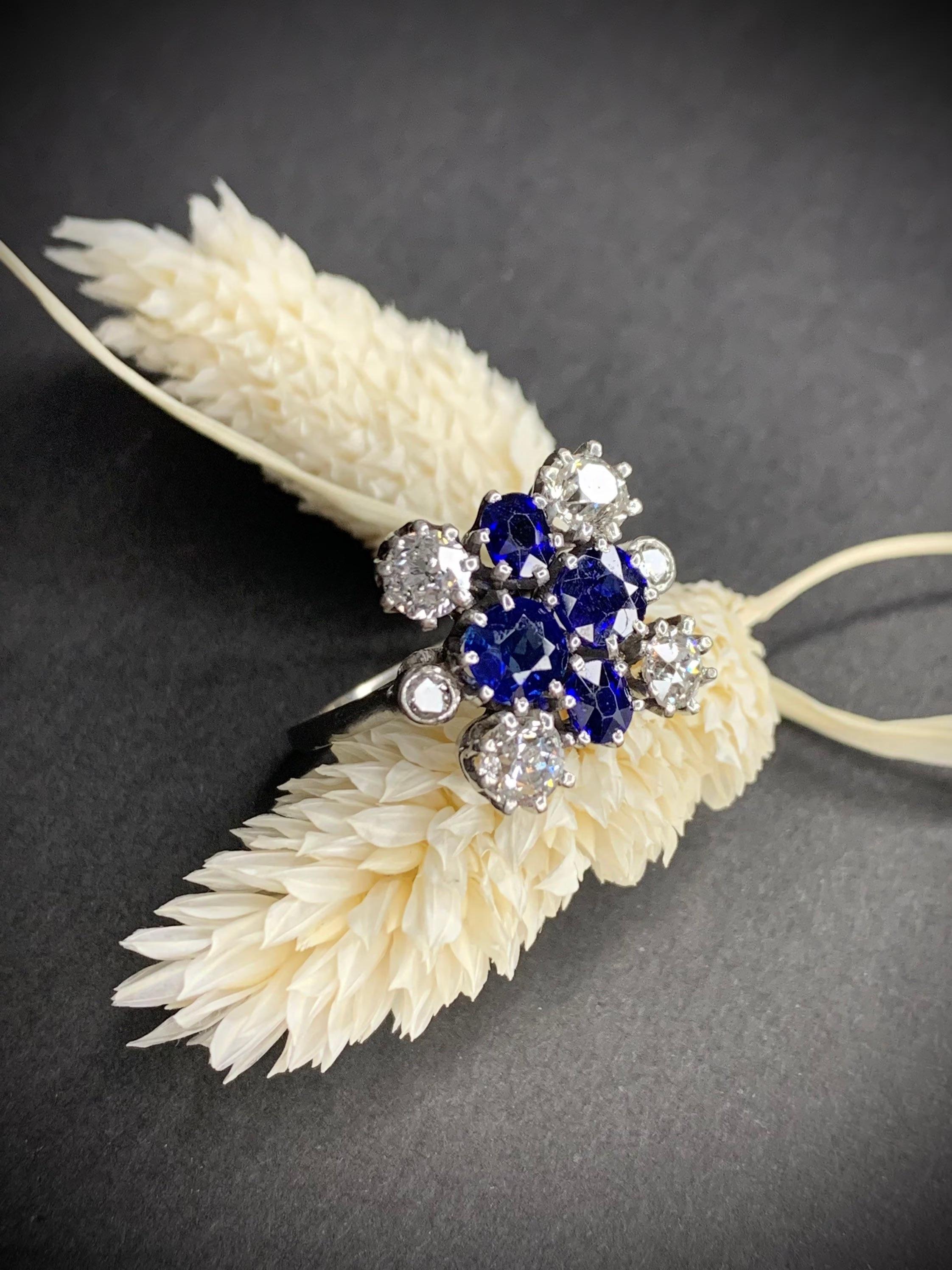Vintage 18ct White Gold Sapphire & Diamond Ring For Sale 1