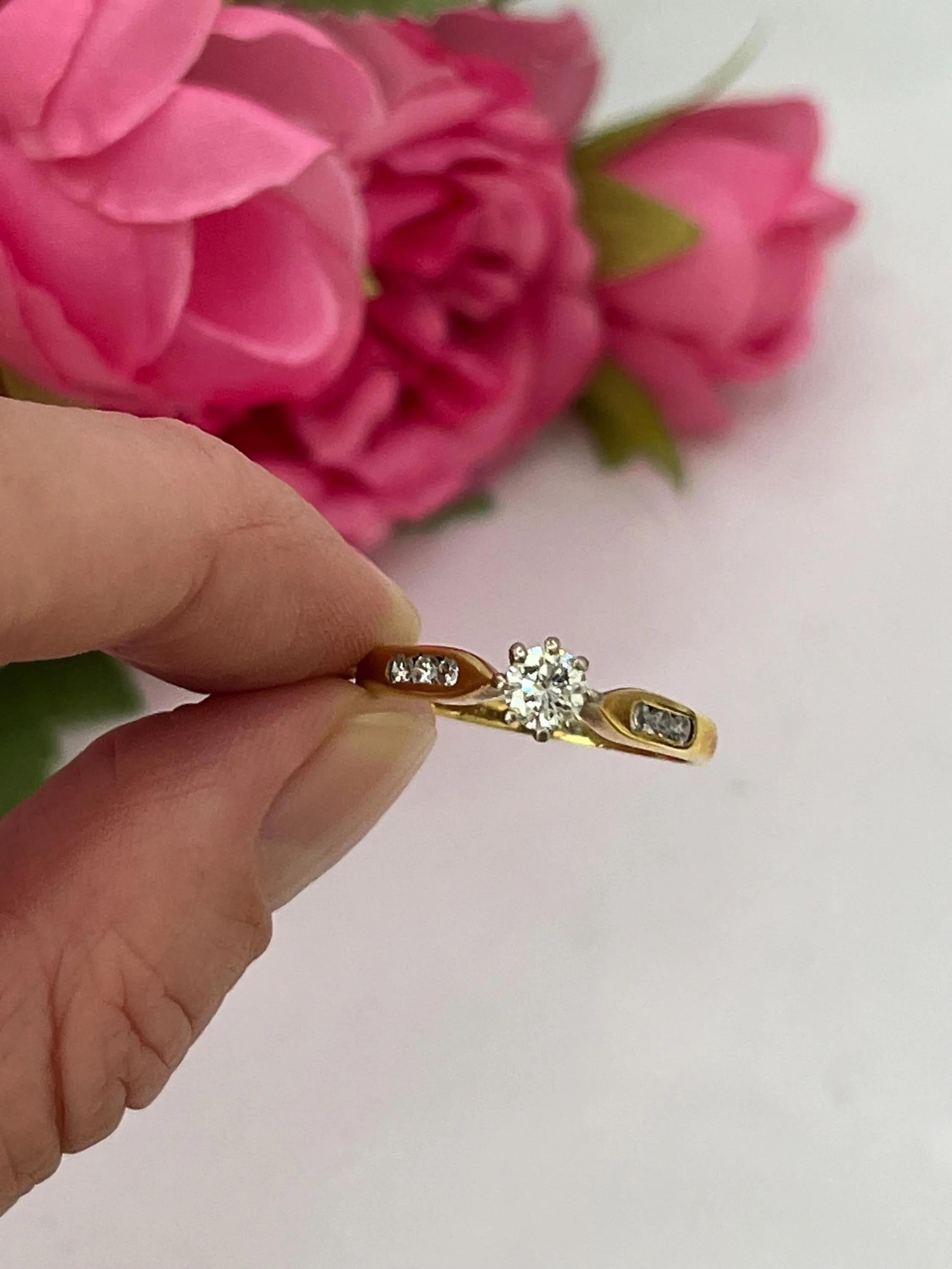 Vintage 18ct Yellow Gold 0.40 Carat Diamond Single Stone Ring Hallmarked 1989 For Sale 3