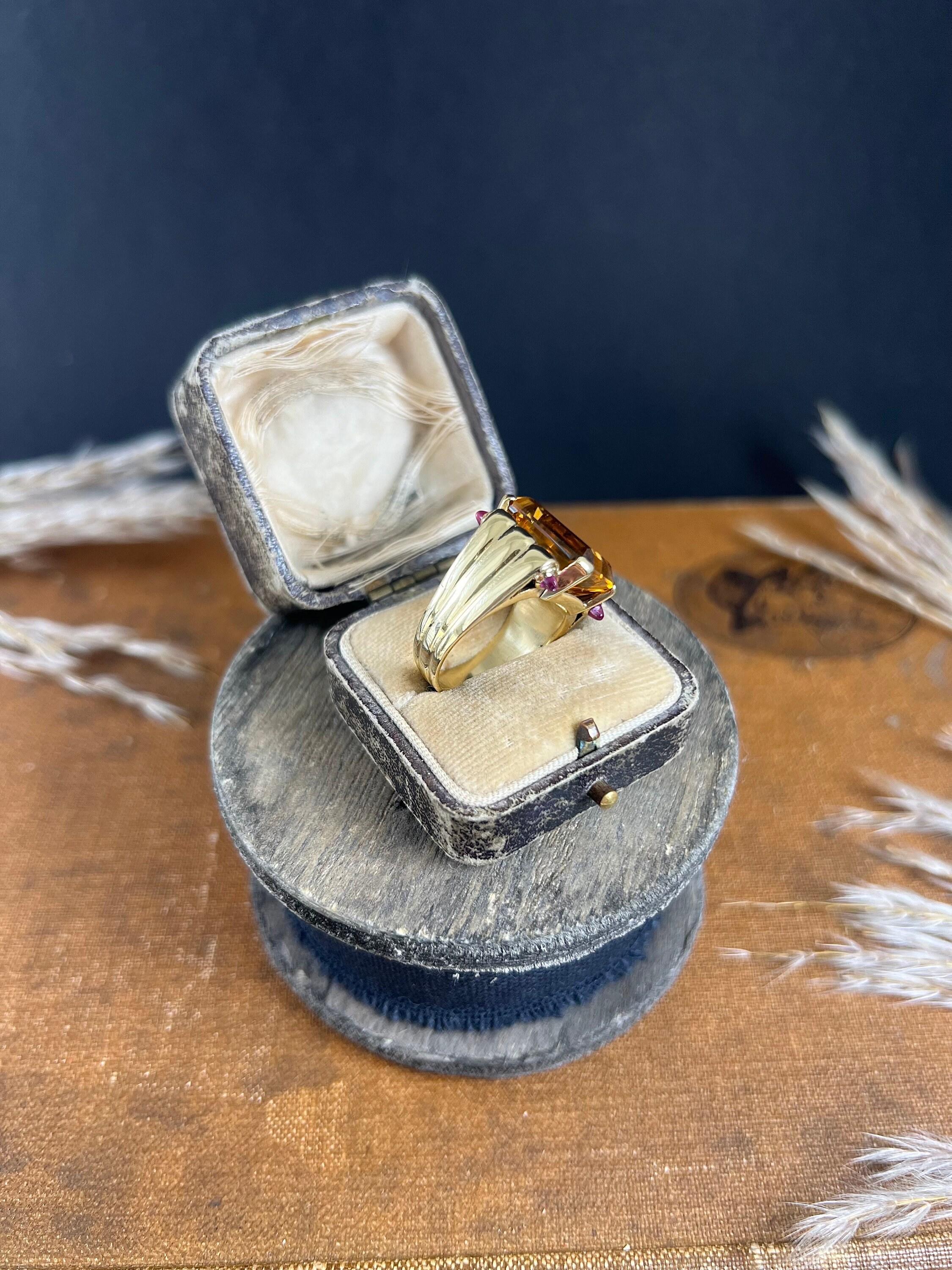 Vintage 18ct Yellow Gold 1940s Citrine & Cabochon Ruby Cocktail Ring For Sale 1