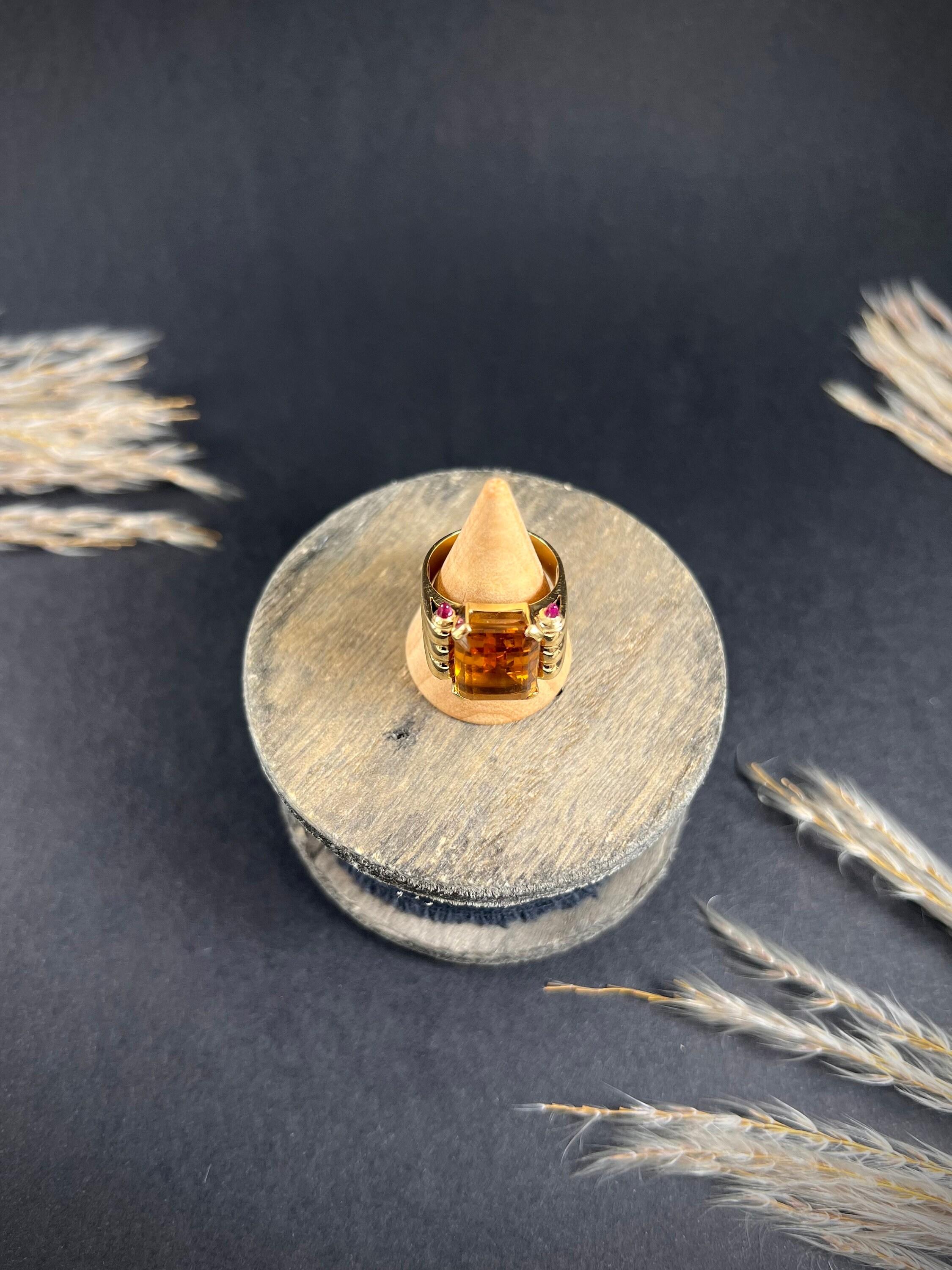 Vintage 18ct Yellow Gold 1940s Citrine & Cabochon Ruby Cocktail Ring For Sale 2