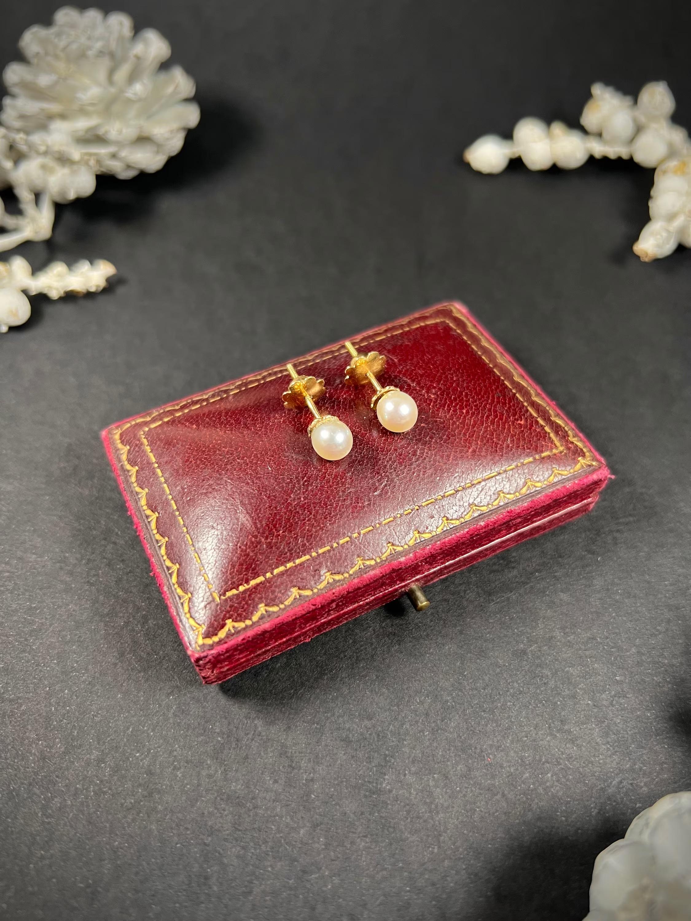 Vintage 18ct Yellow Gold, 1940s Cultured Pearl Stud Earrings 1