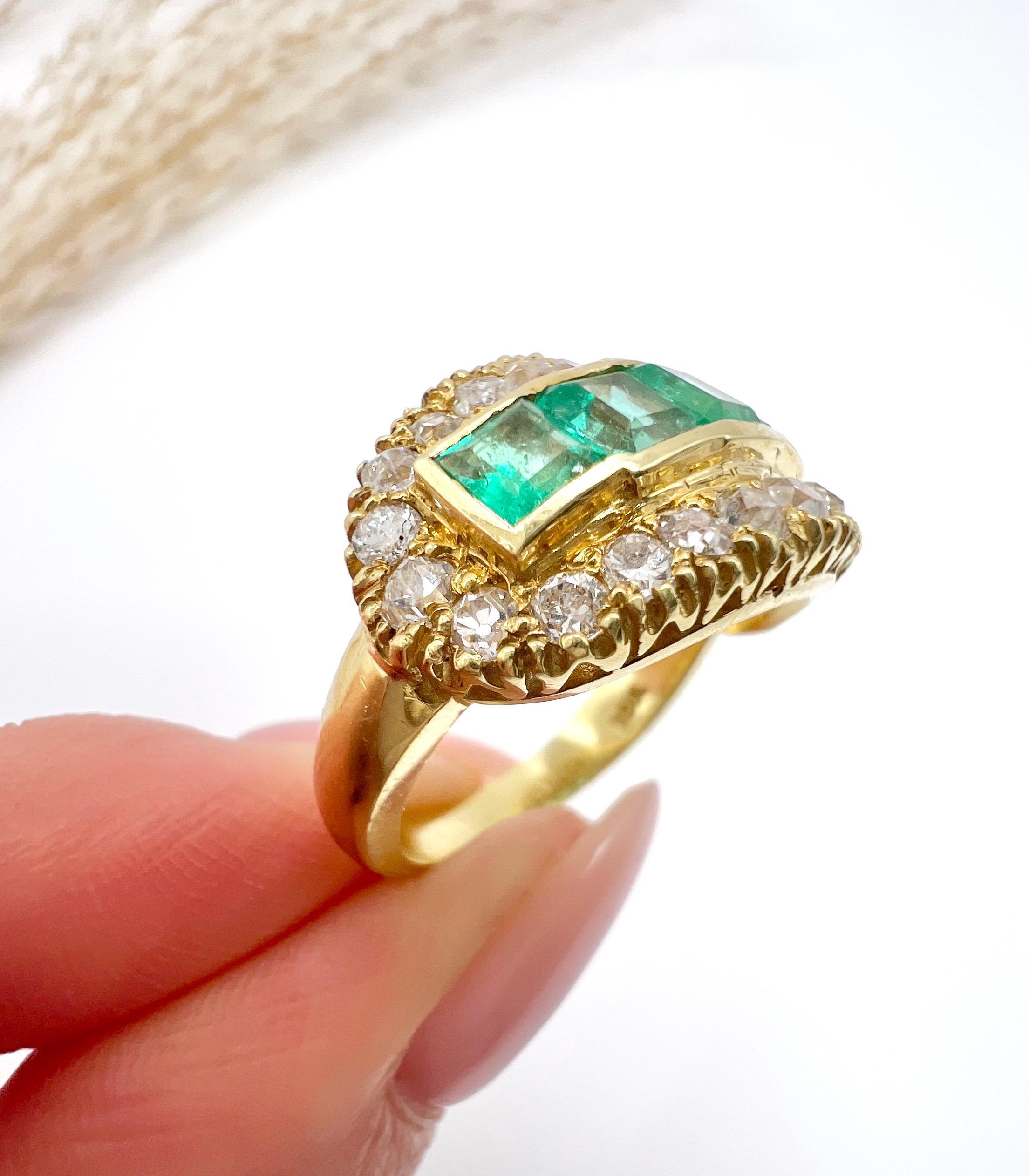 Vintage 18ct Yellow Gold, 1940s Emerald & Diamond Five Stone Ring For Sale 4