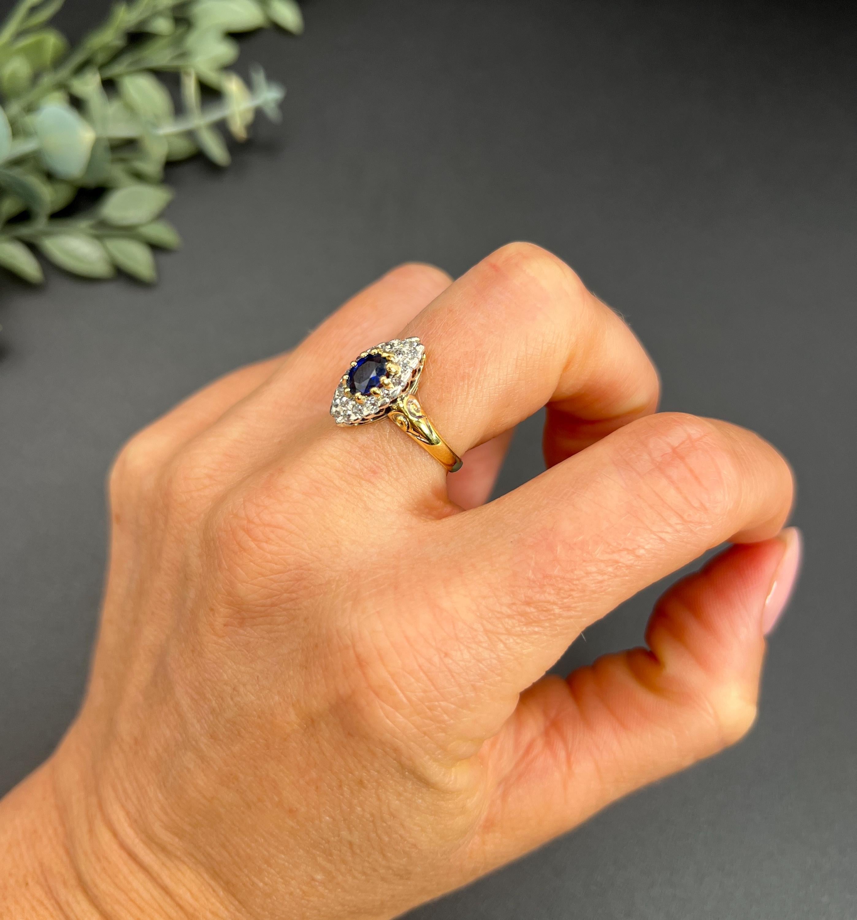 Vintage 18ct Yellow Gold, 1940s Natural Sapphire & Diamond Marquise Ring en vente 5