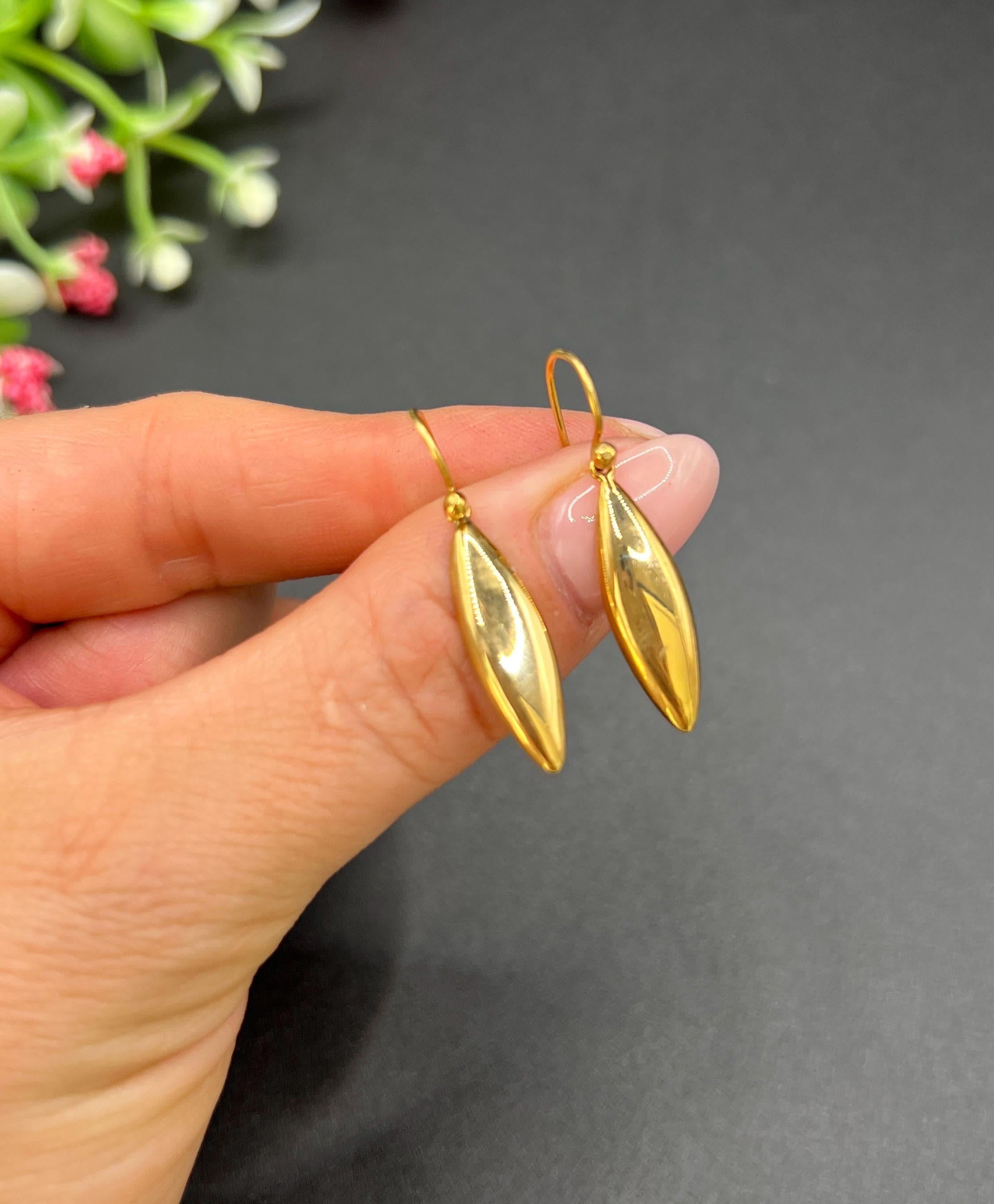 Boucles d'oreilles pendantes Torpedo en or jaune 18ct, années 1940 en vente 6