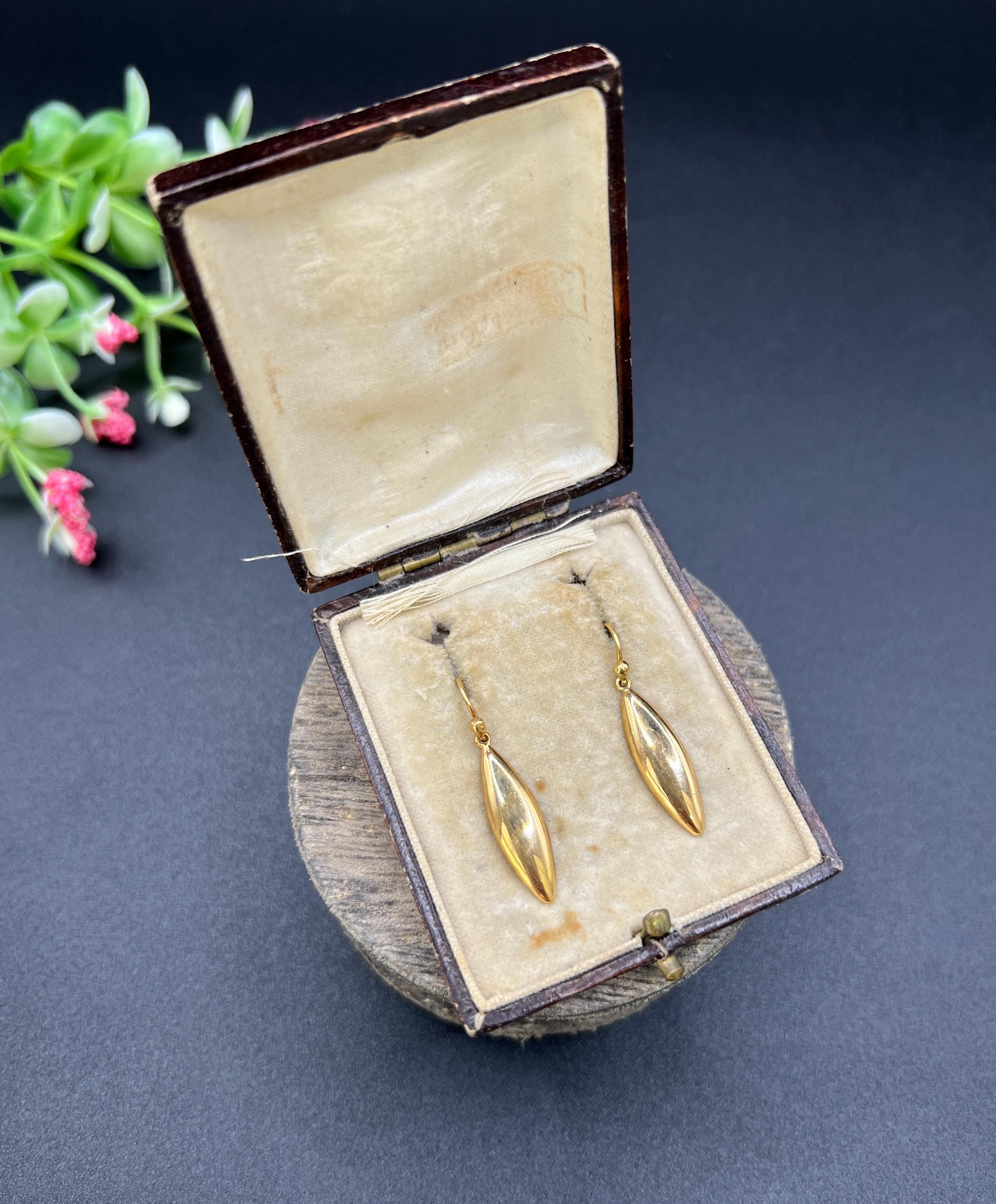 Boucles d'oreilles pendantes Torpedo en or jaune 18ct, années 1940 Bon état - En vente à Brighton, GB