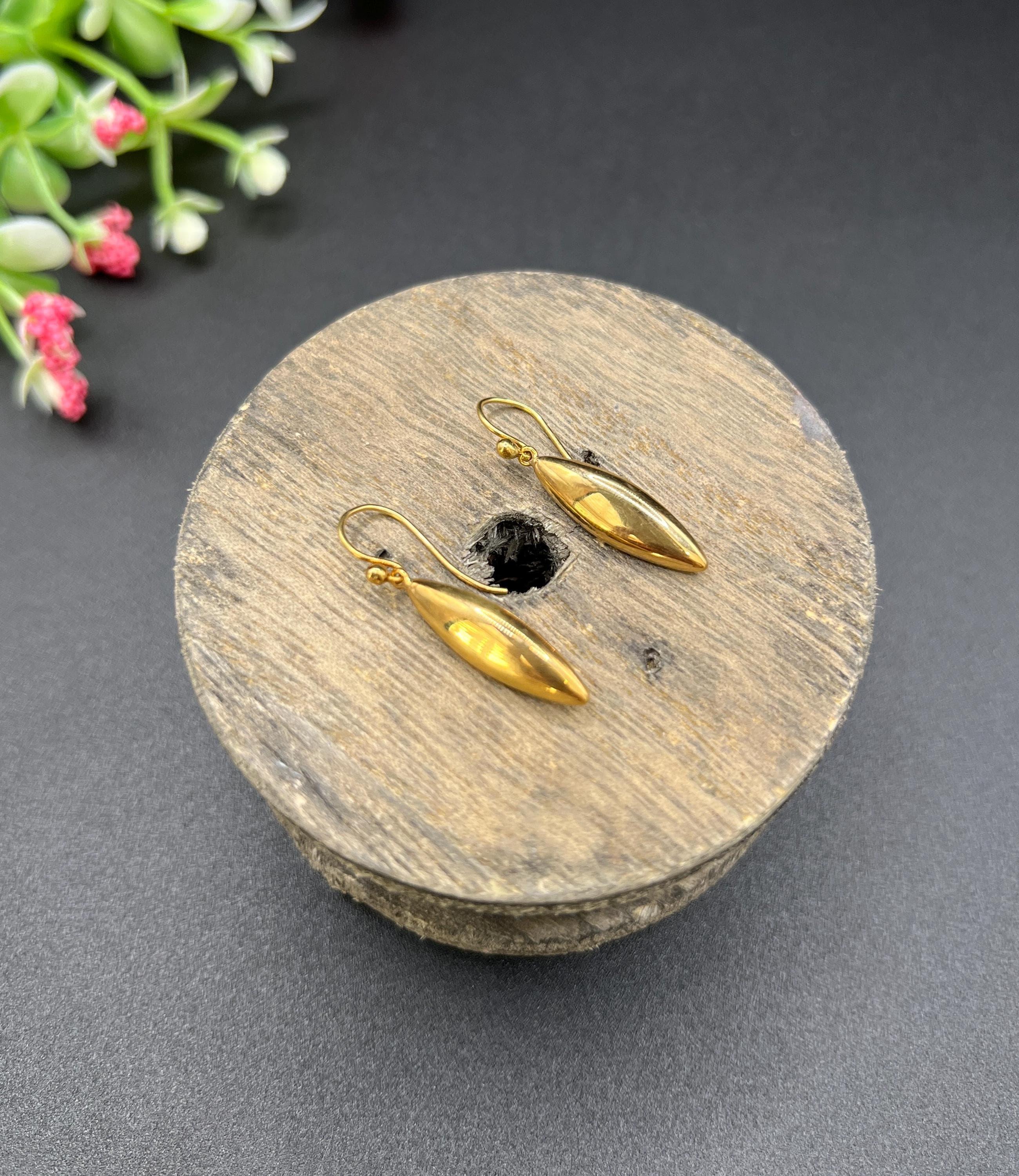 Boucles d'oreilles pendantes Torpedo en or jaune 18ct, années 1940 en vente 5