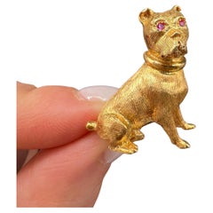 Spilla vintage in oro giallo 18ct, anni '70, con cane dagli occhi di rubino