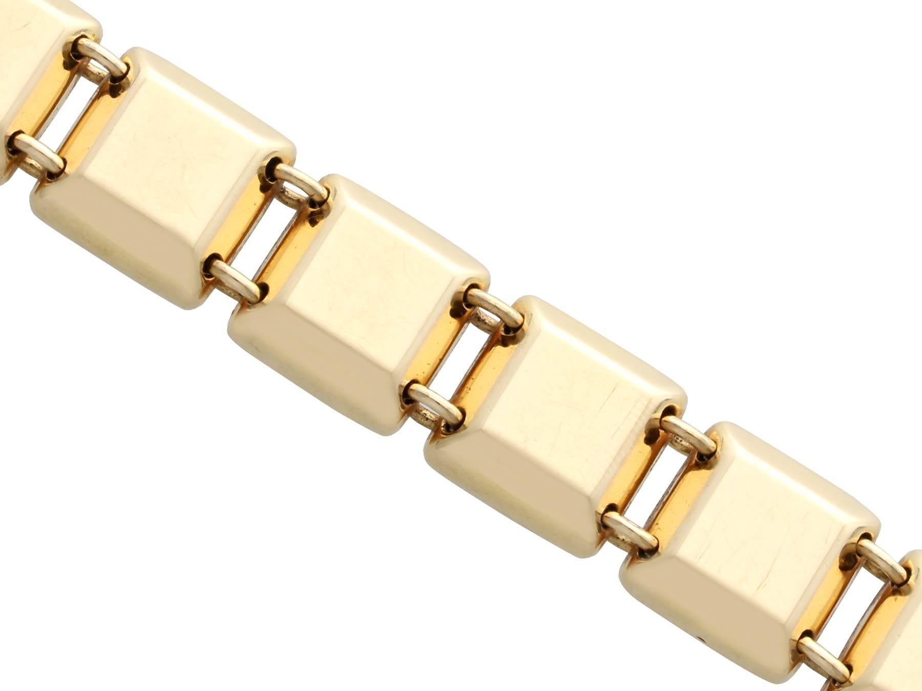 Women's or Men's Vintage 18ct Yellow Gold Chaumet Bracelet French Circa 1940 For Sale