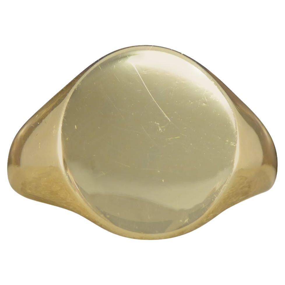 Vintage 18ct Yellow Gold Circular Plain Large Signet Ring For Sale