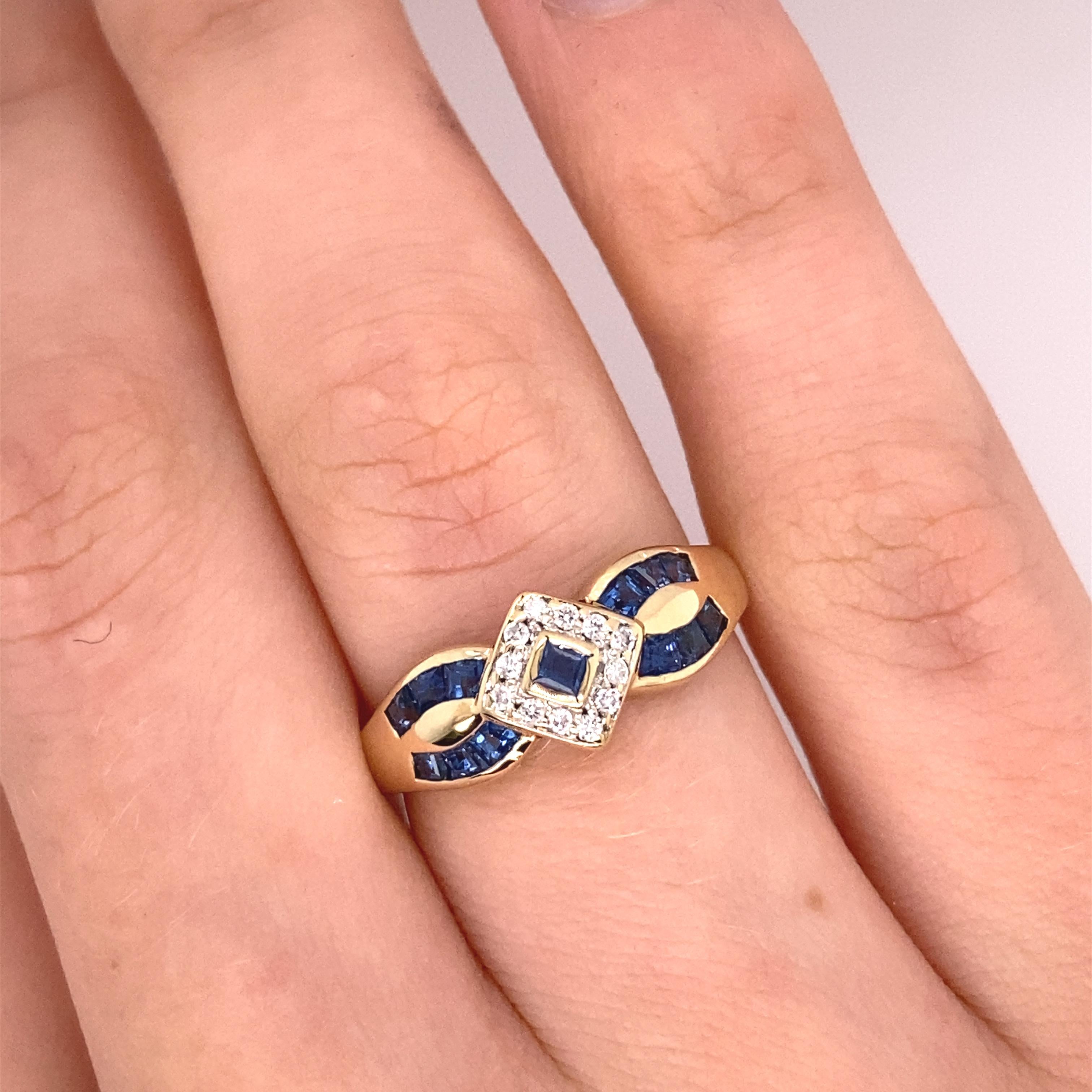 Vintage 18ct Yellow Gold Diamond & Sapphires Ring For Sale 3