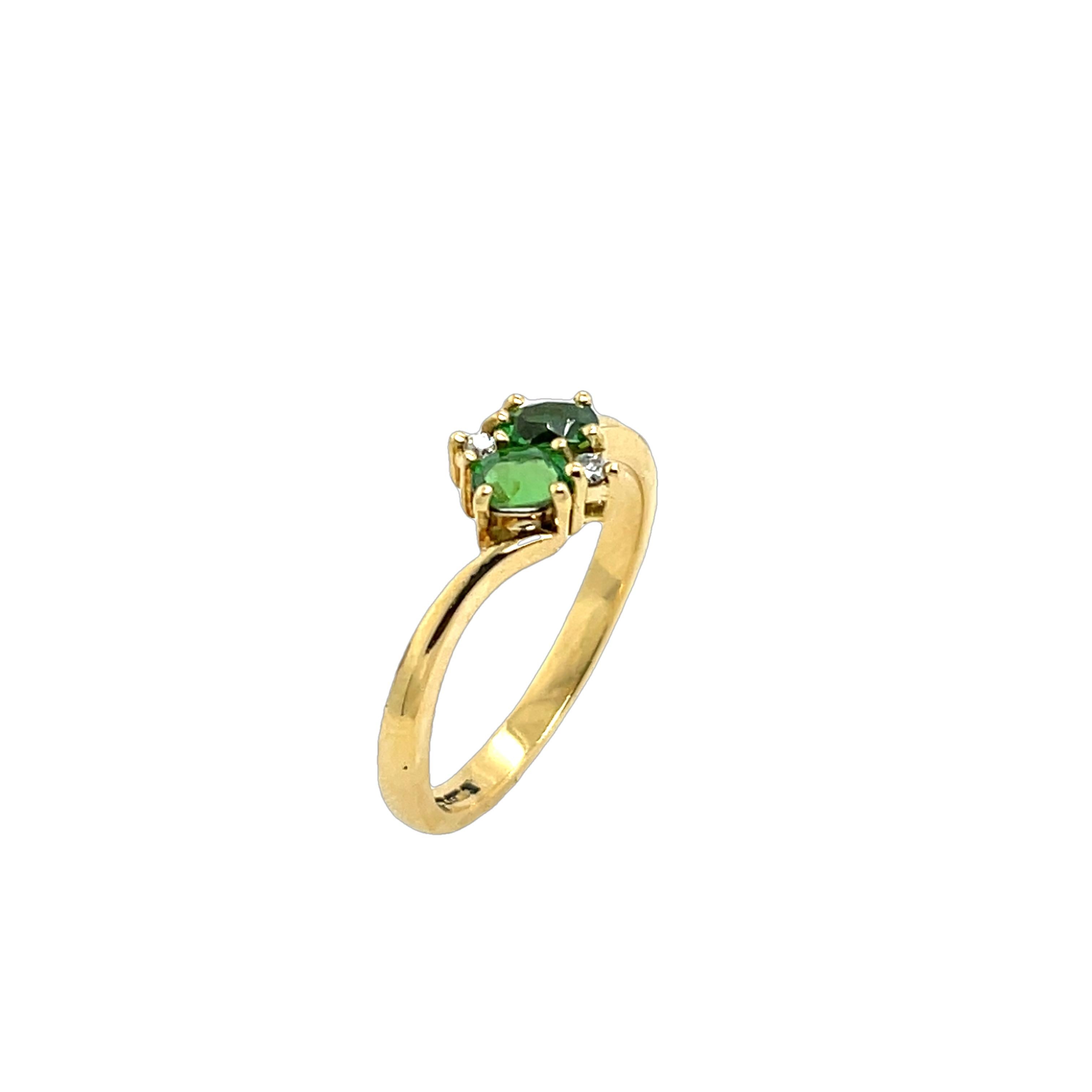Vintage 18ct Yellow Gold Diamond & Tsavorite Ring In Excellent Condition For Sale In London, GB
