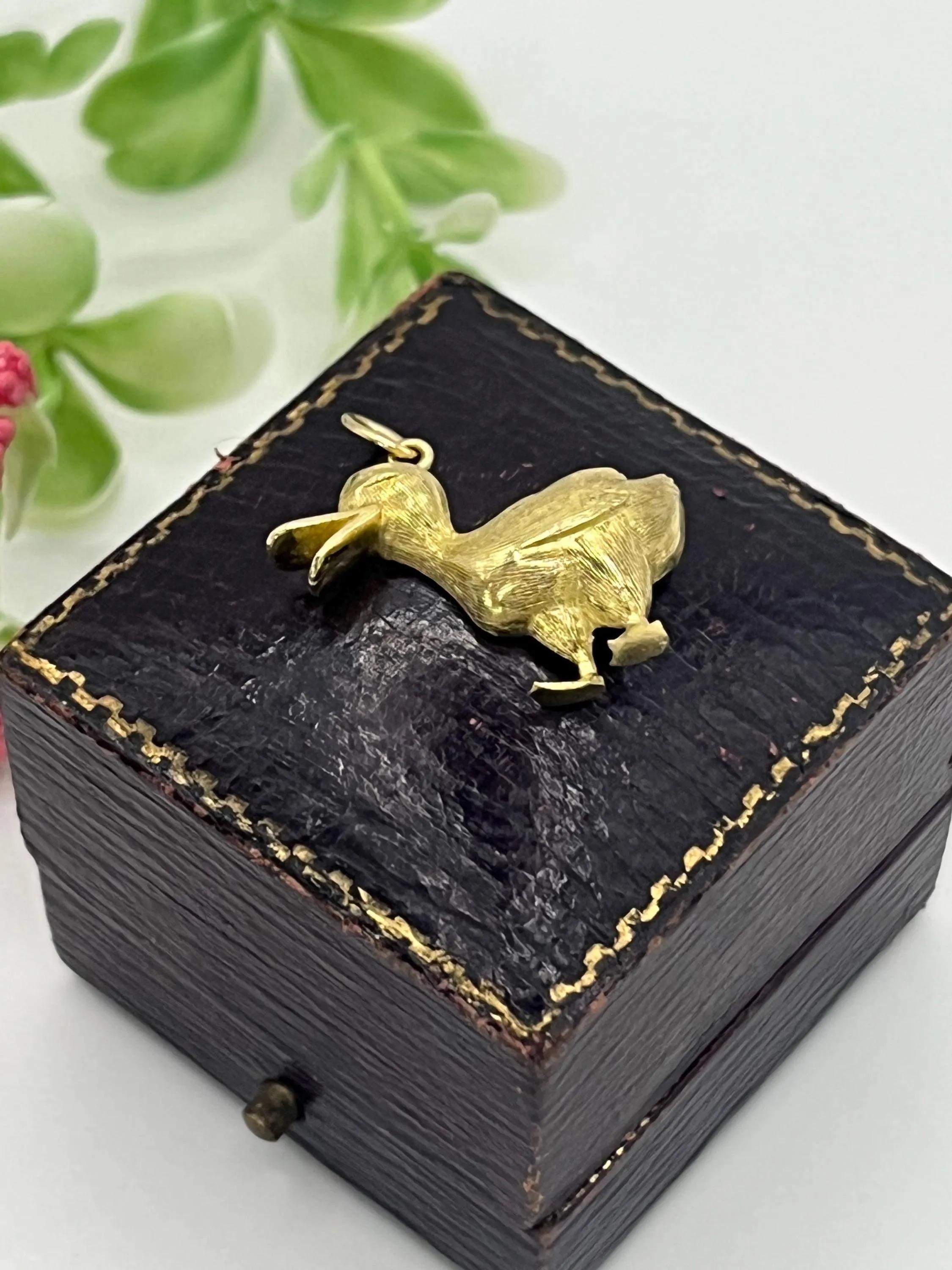 Vintage 18ct Gelbgold, Ente Anhänger Charme, CIRCA 1970s für Damen oder Herren im Angebot